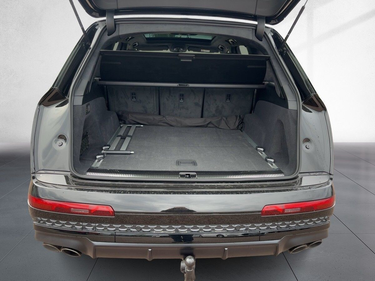 Image about Audi SQ7 SUV TFSI quattro tiptronic