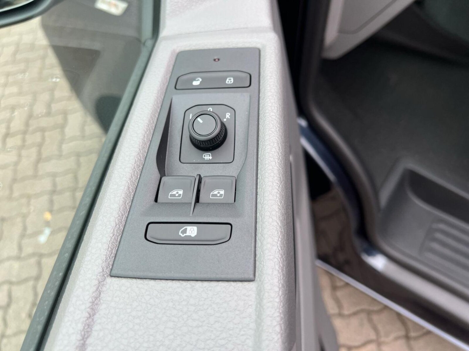 Volkswagen T6.1 Transporter Kasten kurzer Radstand – Bild 25