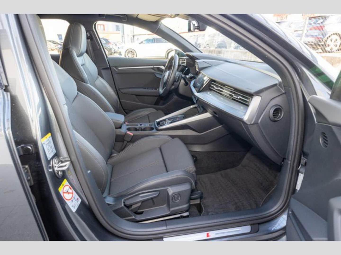 Bild über Audi A3 Sportback S line 35 TFSI S tronic - für weitere Informationen kontaktieren Sie den Audi Partner