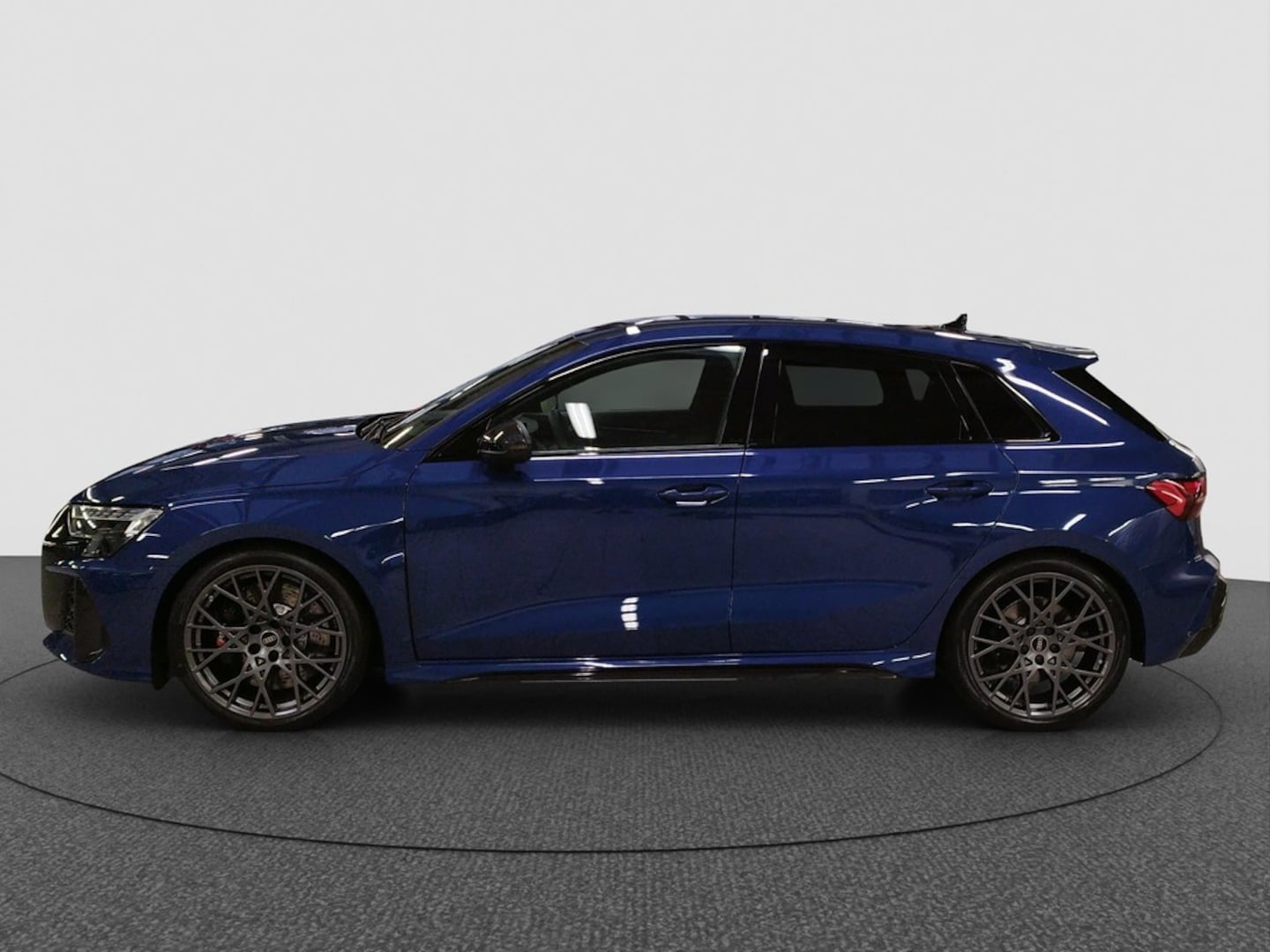 Bild über Audi RS 3 Sportback TFSI quattro S tronic - für weitere Informationen kontaktieren Sie den Audi Partner
