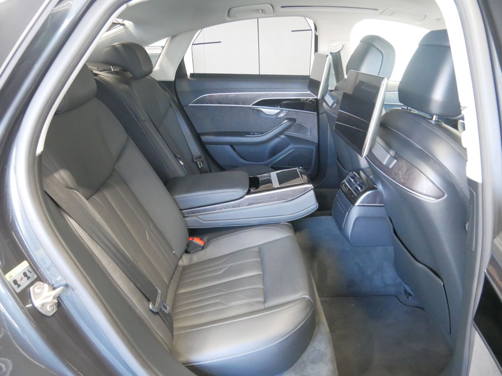 Audi A8 – Bild 8