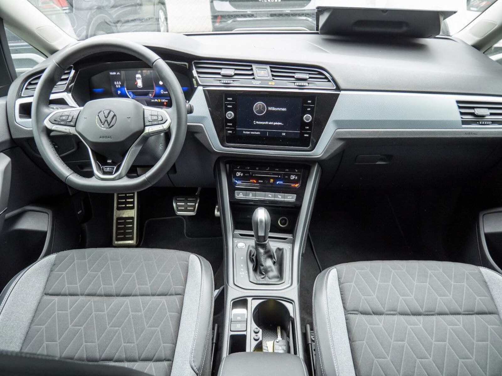 Volkswagen Touran – Bild 8