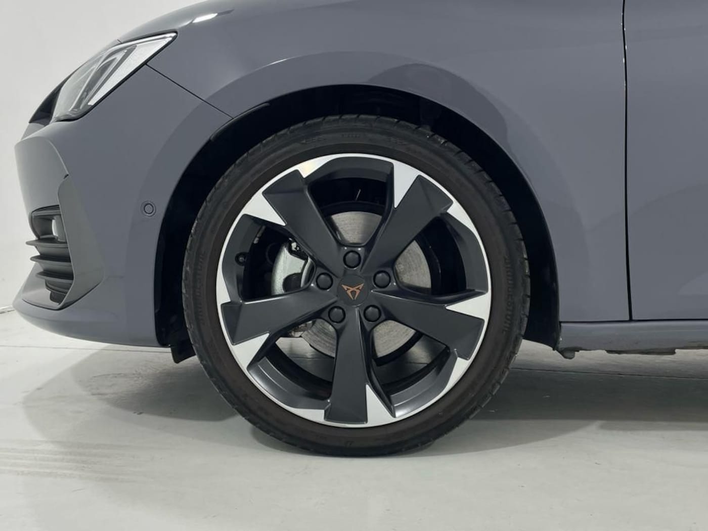 CUPRA Leon León 1.5 eTSI DSG 110 kW (150 CV) — photo 9