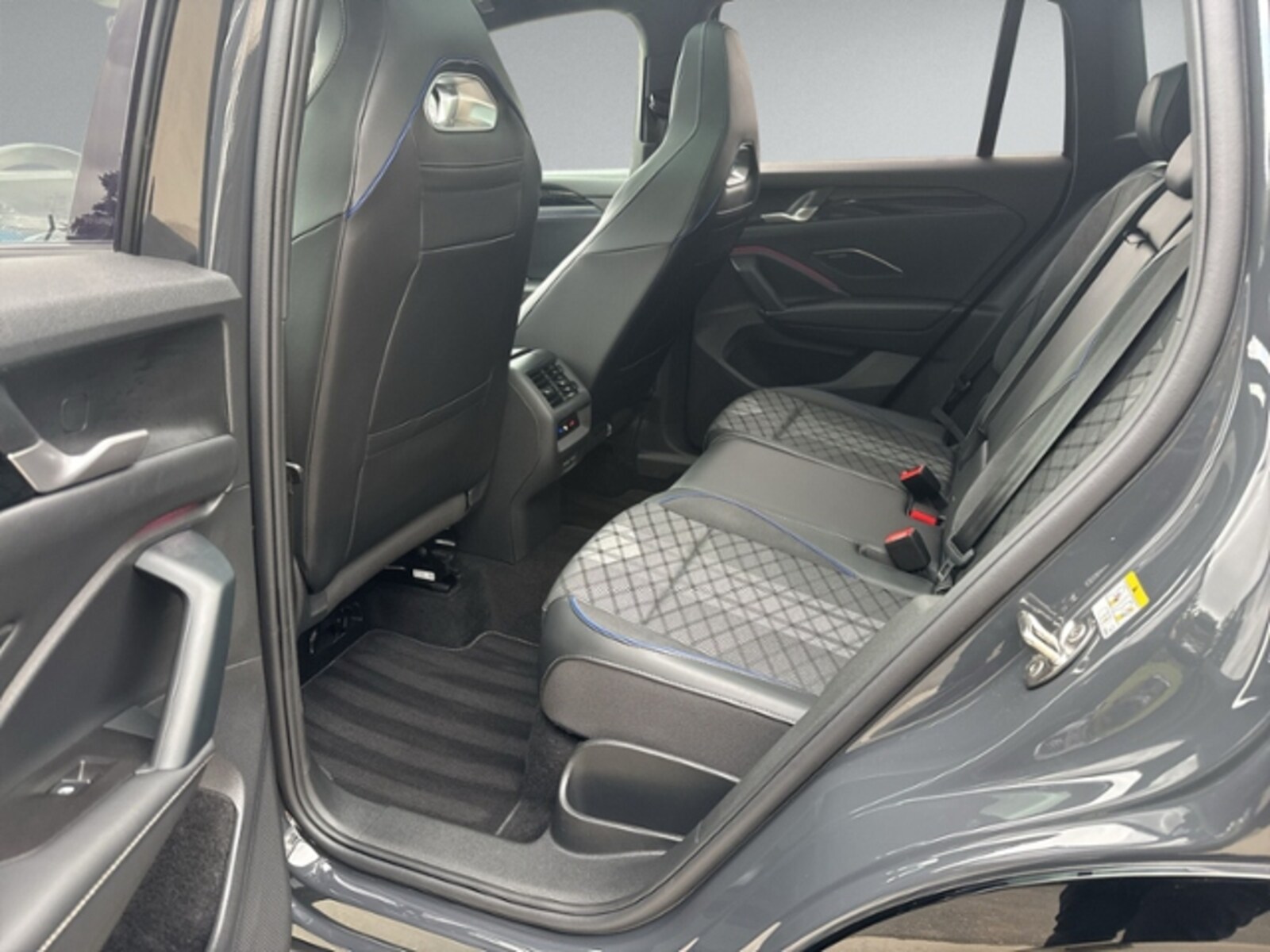 Volkswagen Tiguan – Bild 10