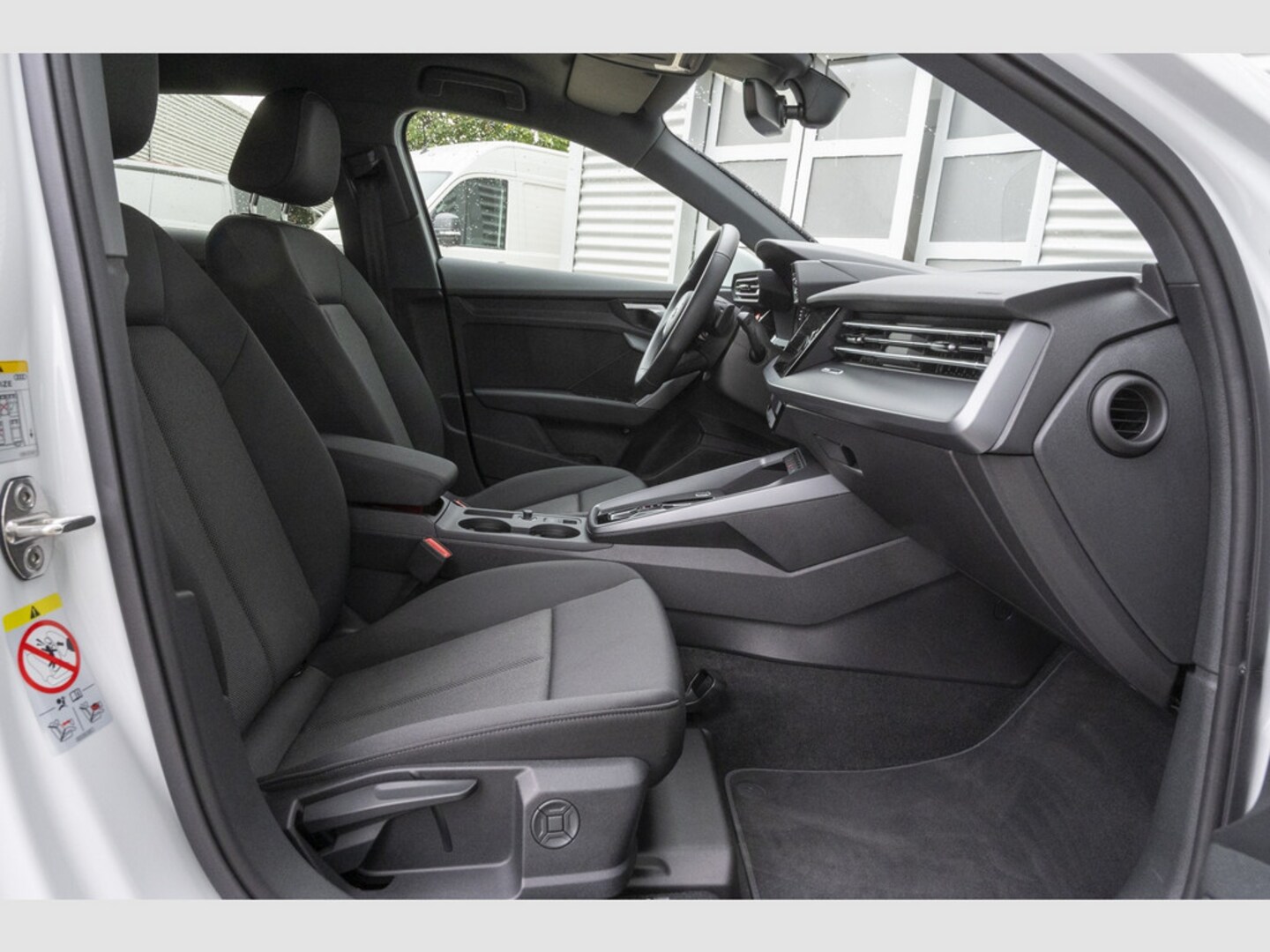 Bild über Audi A3 allstreet 35 TFSI S tronic - für weitere Informationen kontaktieren Sie den Audi Partner