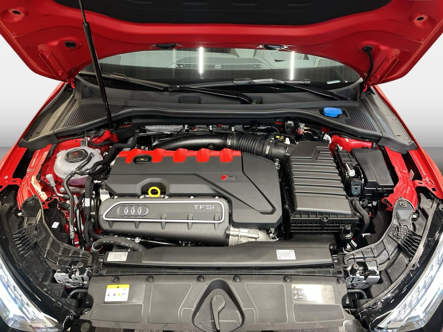Bild über Audi RS 3 Sportback TFSI quattro 294 kW S tronic - für weitere Informationen kontaktieren Sie den Audi Partner