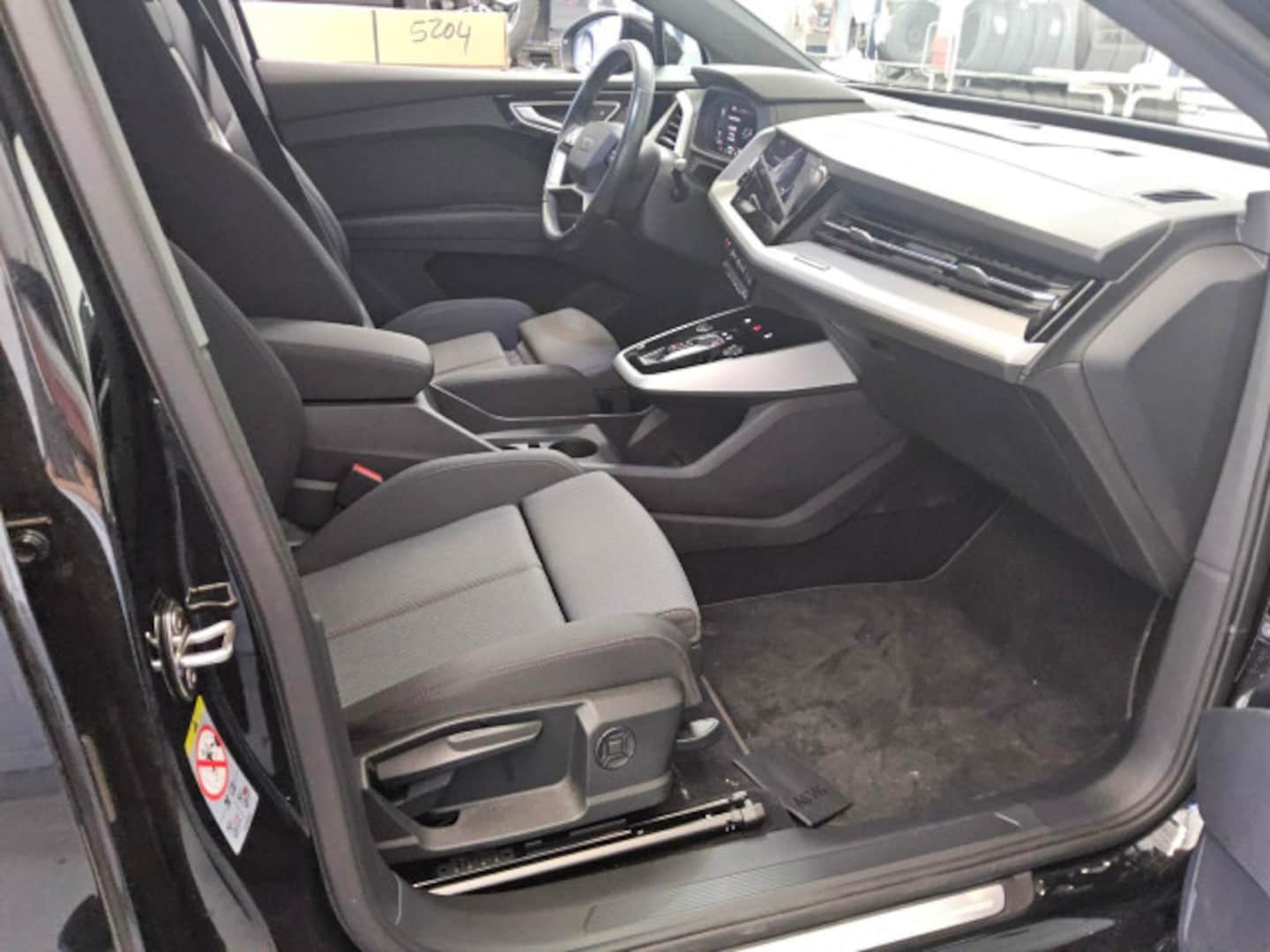 Bild über Audi Q4 e-tron 40 e-tron - für weitere Informationen kontaktieren Sie den Audi Partner