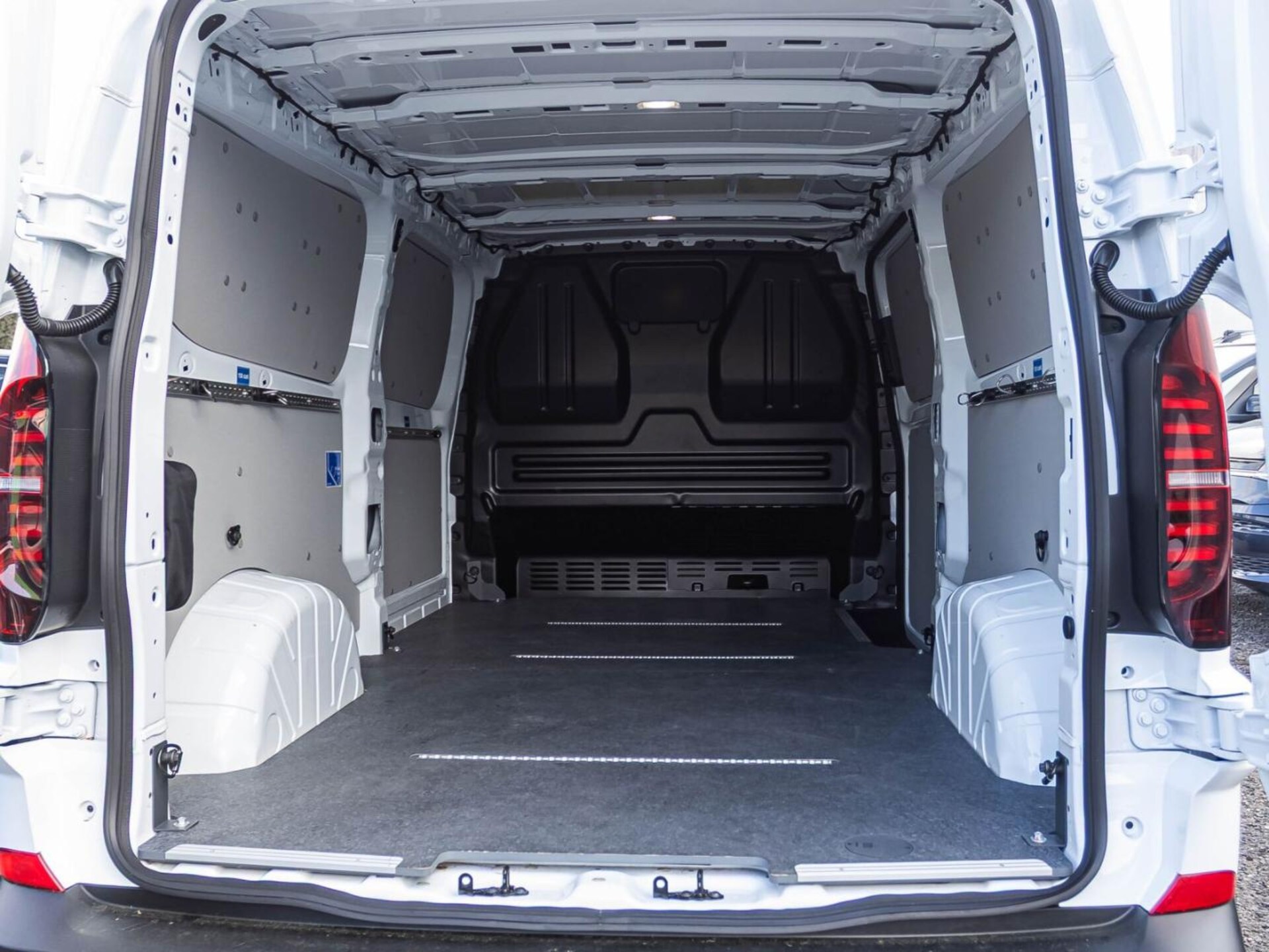 Volkswagen Transporter Kasten langer Radstand