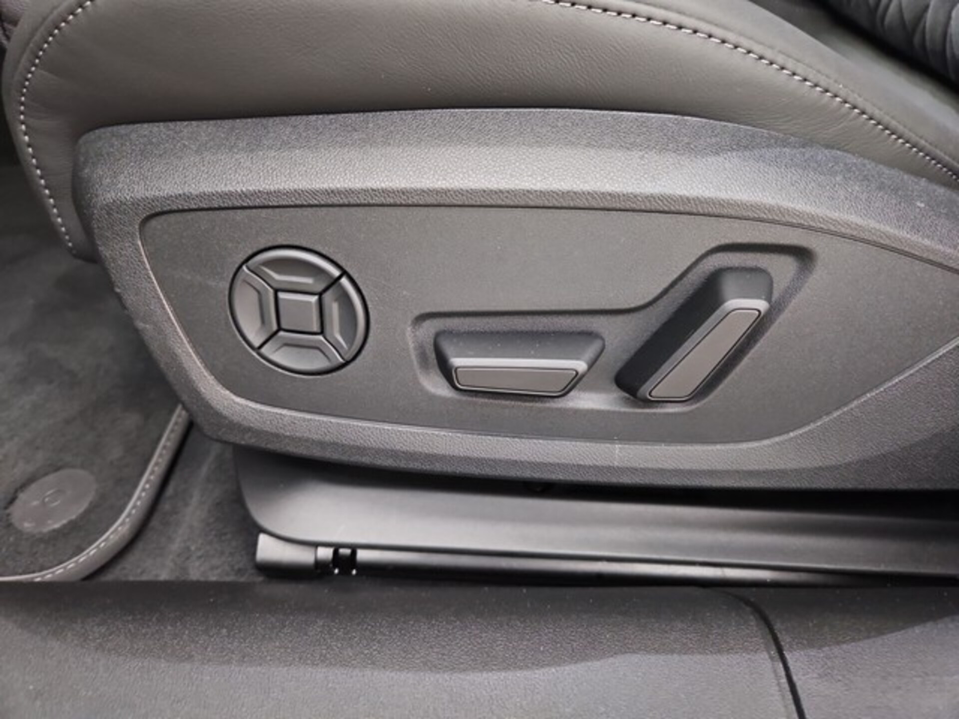 Audi A6 Avant edition one