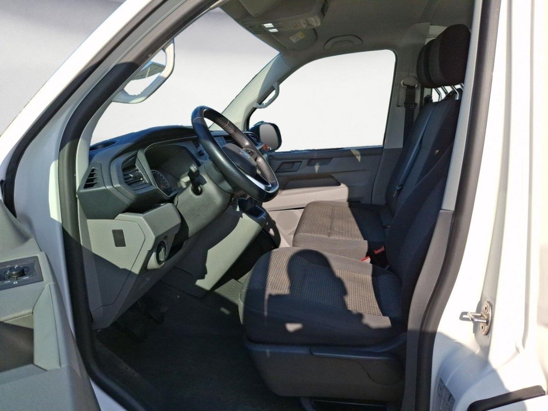 Volkswagen T6.1 Transporter Kombi kurzer Radstand