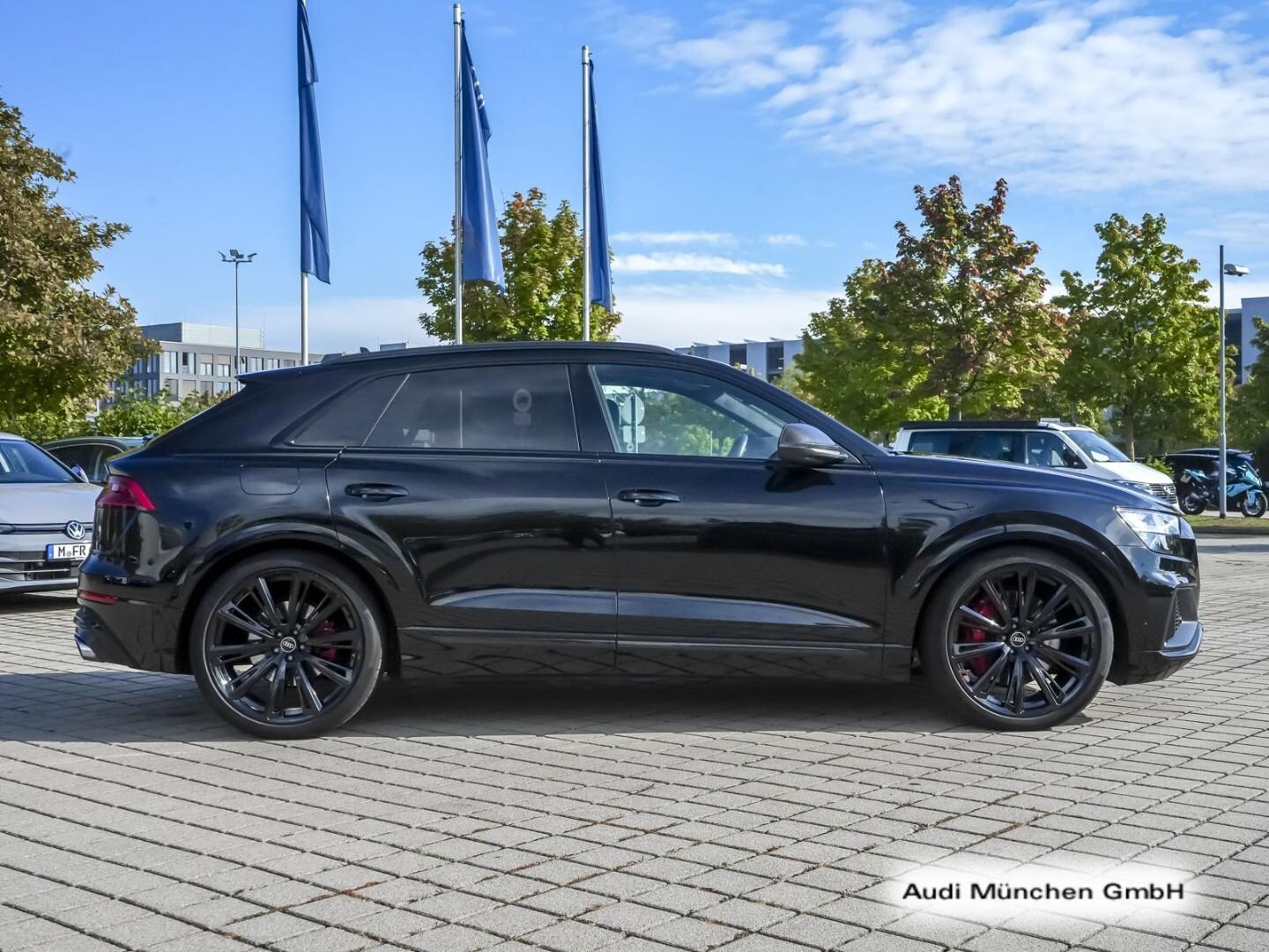 Bild über Audi SQ8 competition plus TFSI quattro tiptronic - für weitere Informationen kontaktieren Sie den Audi Partner
