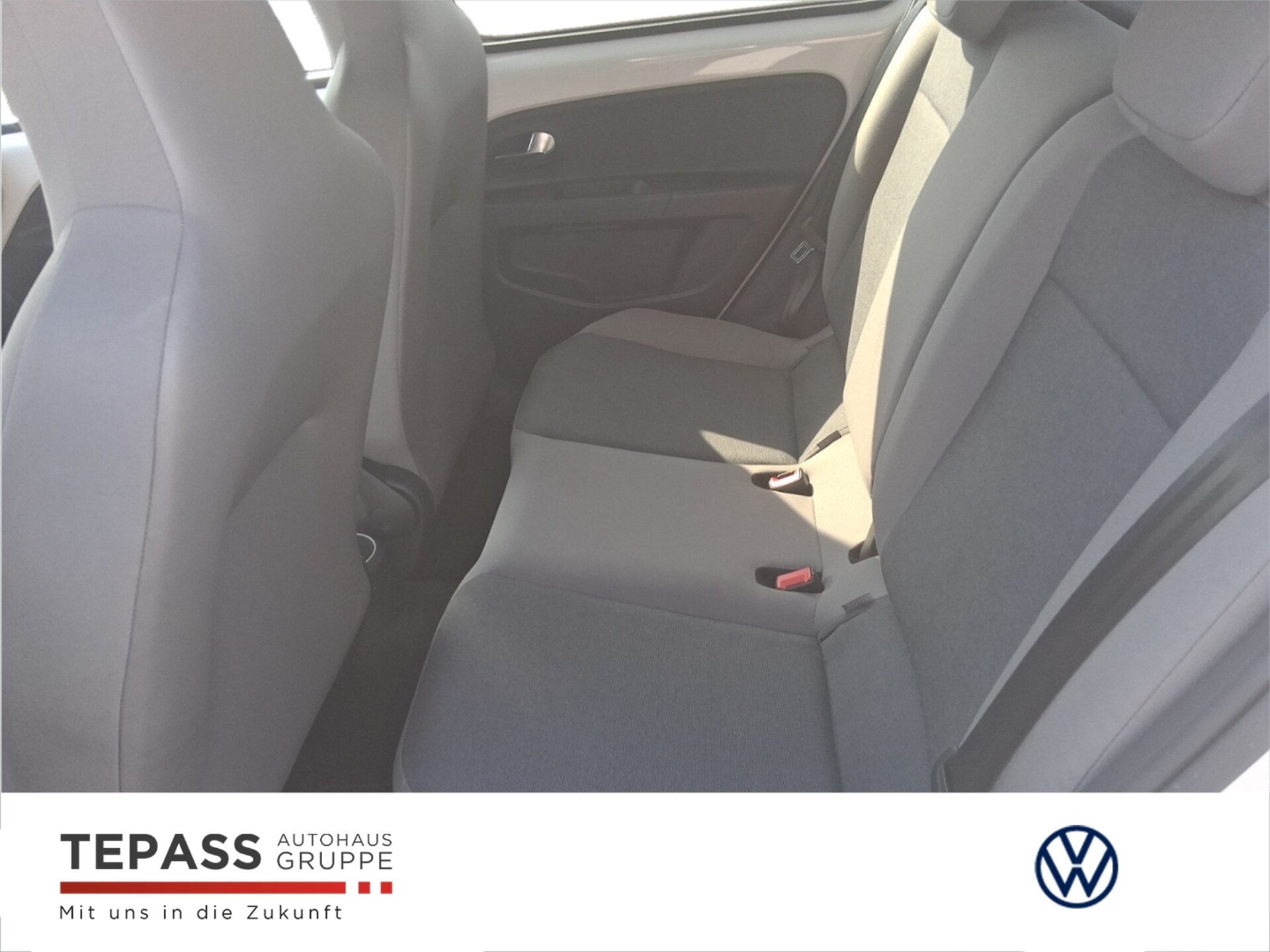 Volkswagen up! cross up!