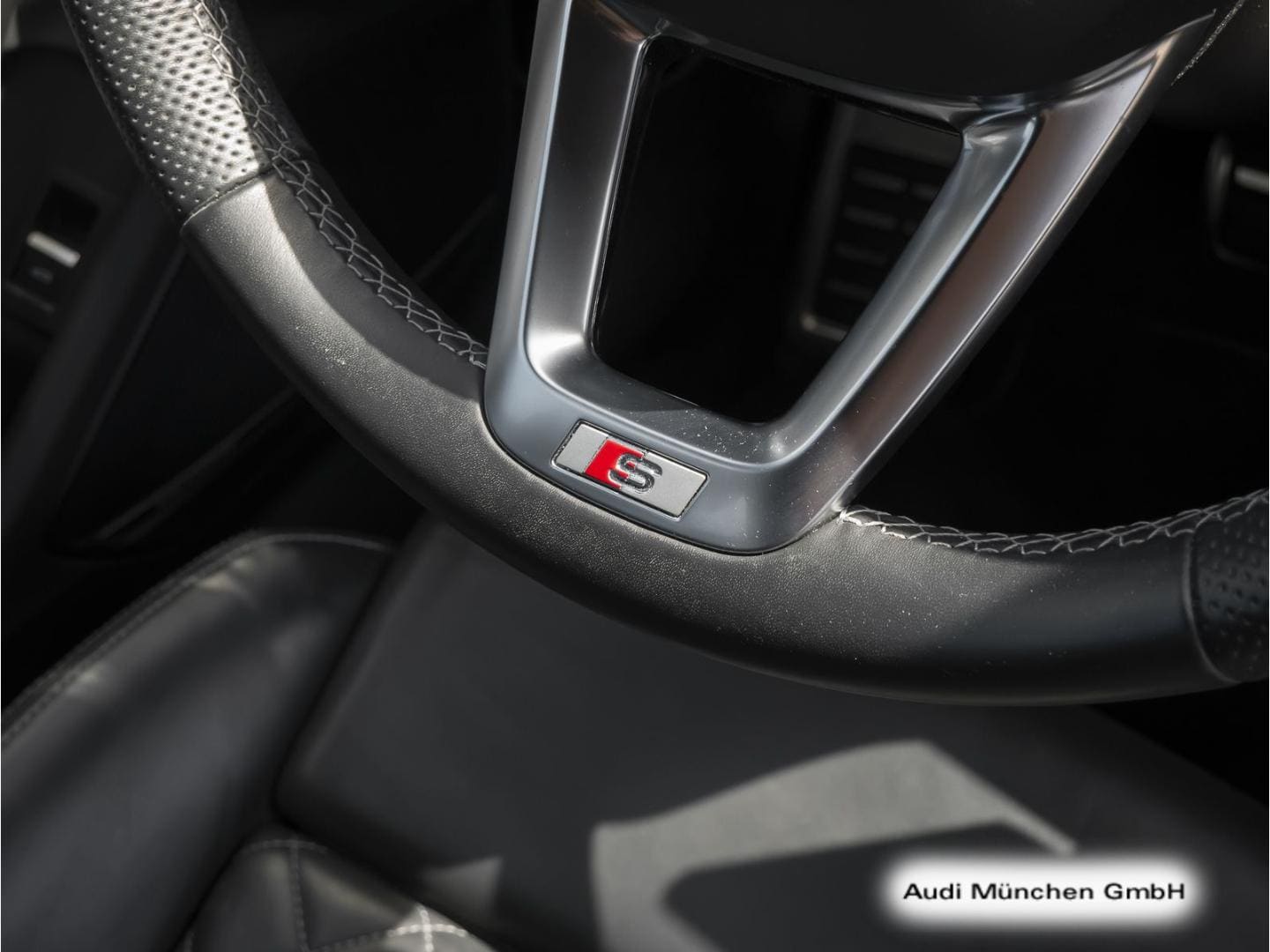Bild über - für weitere Informationen kontaktieren Sie den Audi Partner