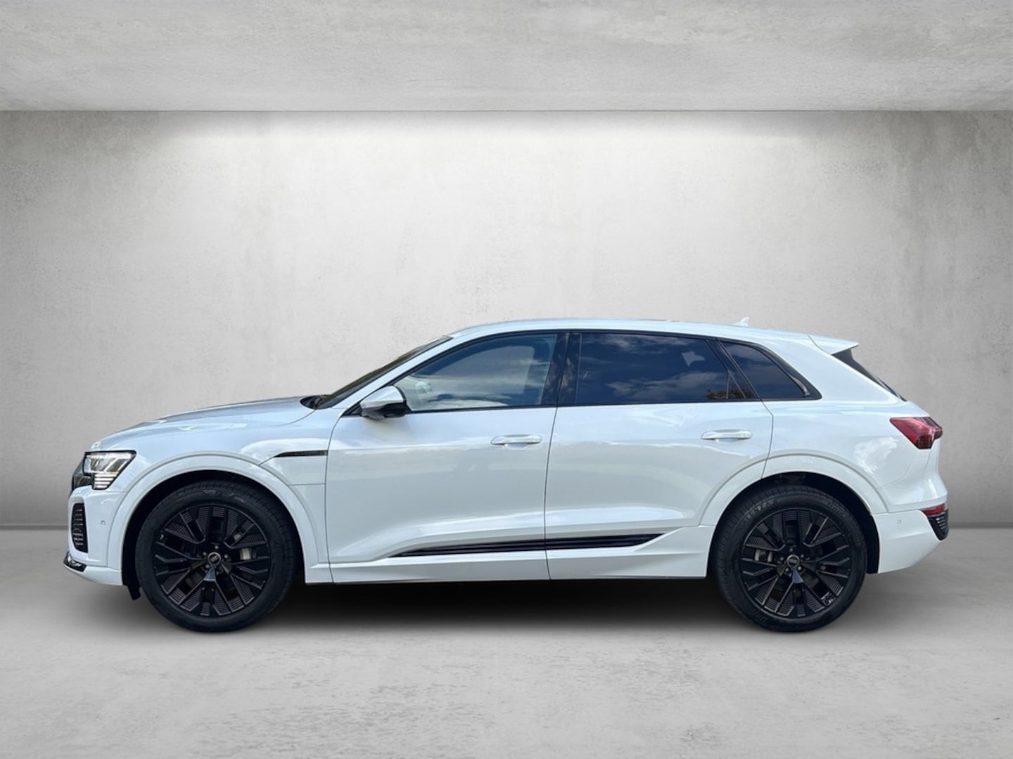 Bild über Audi Q8 e-tron S line 50 e-tron quattro - für weitere Informationen kontaktieren Sie den Audi Partner