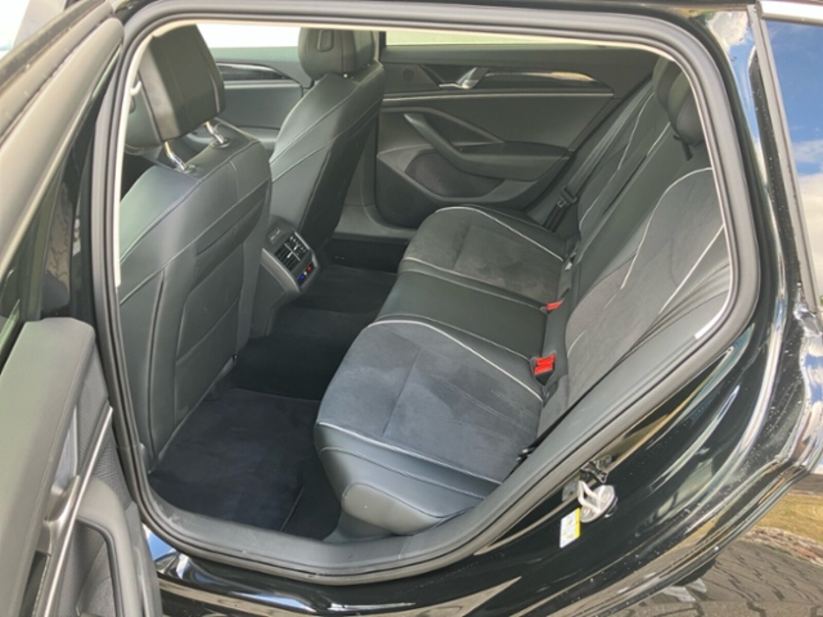 Volkswagen Passat – Bild 14