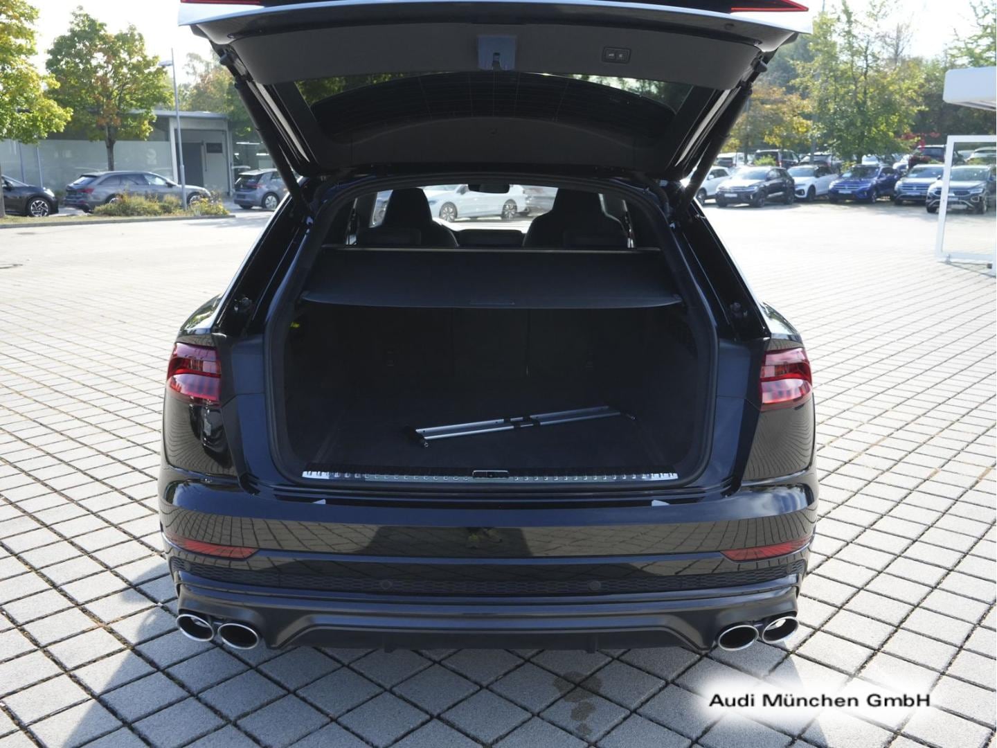 Bild über Audi SQ8 competition plus TFSI quattro tiptronic - für weitere Informationen kontaktieren Sie den Audi Partner