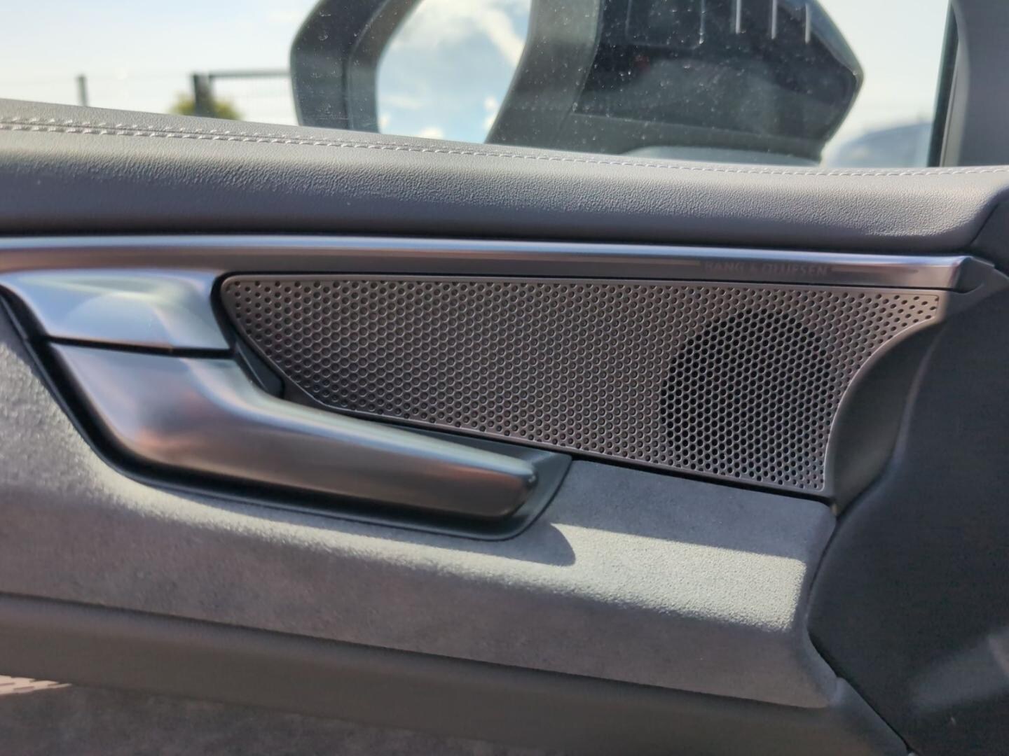 Bild über Audi A6 Avant TDI quattro 220 kW S tronic - für weitere Informationen kontaktieren Sie den Audi Partner