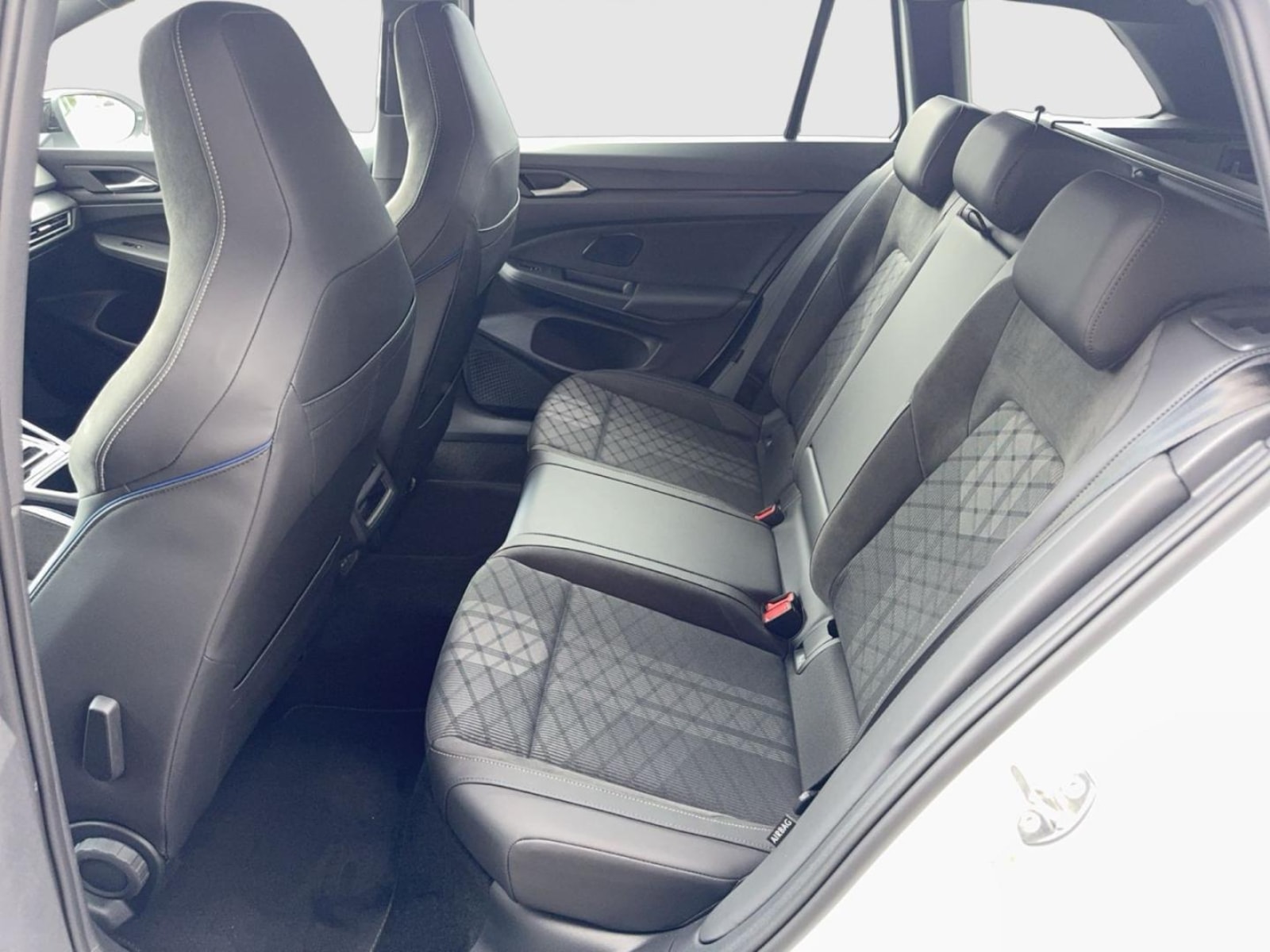Volkswagen Golf Variant – Bild 13