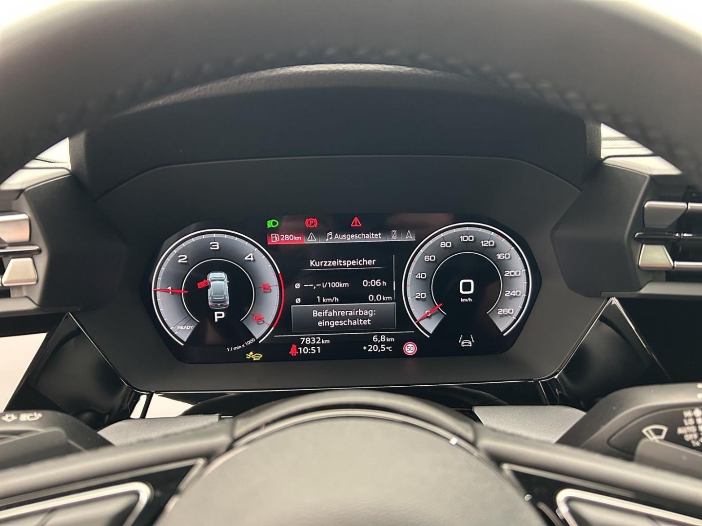Bild über Audi A3 allstreet 35 TDI S tronic - für weitere Informationen kontaktieren Sie den Audi Partner
