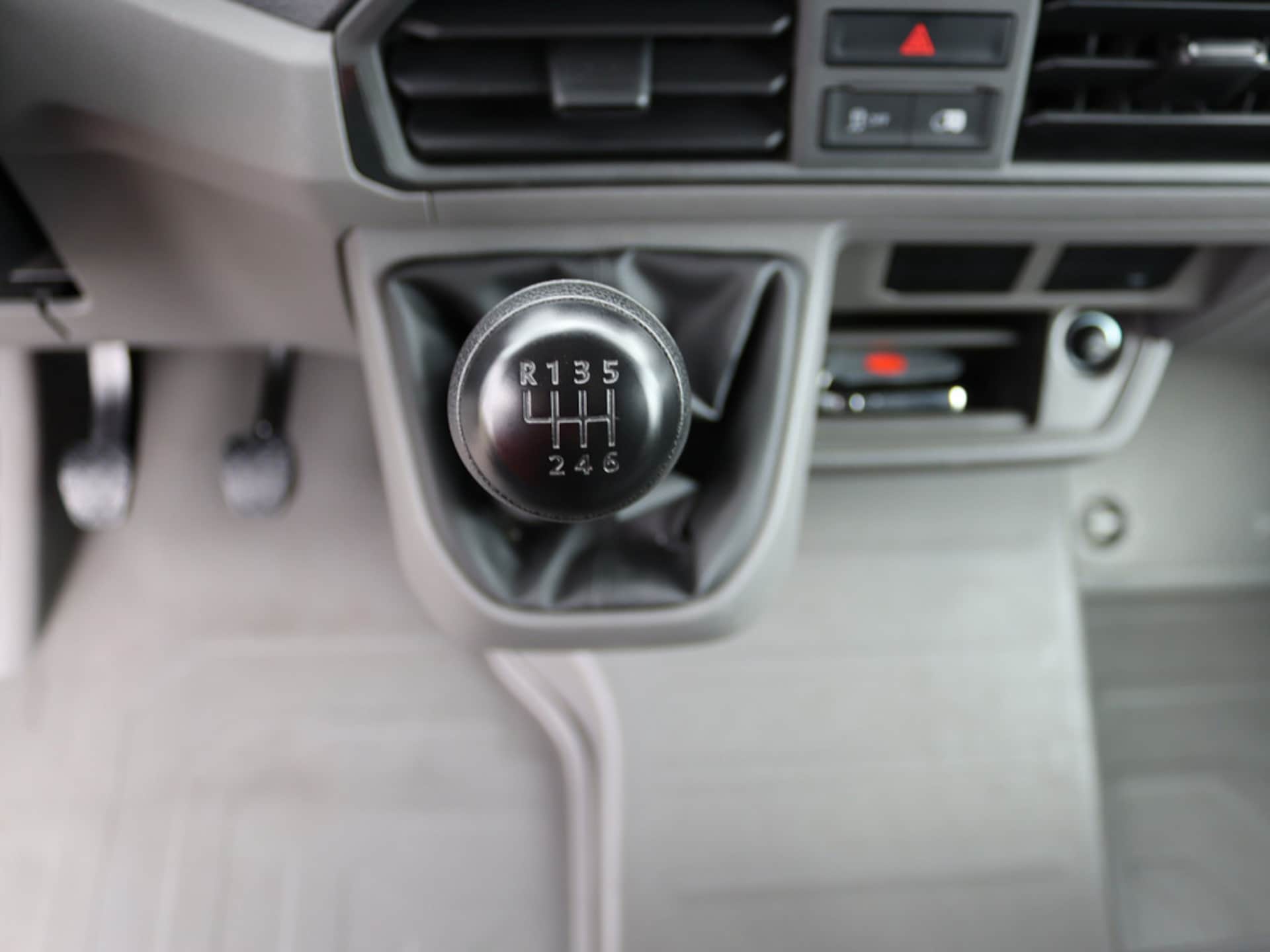 Volkswagen Crafter Kasten langer Radstand