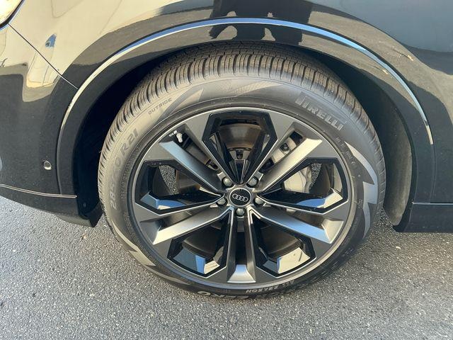 2026 Audi Q7 Premium Plus - Photo 11