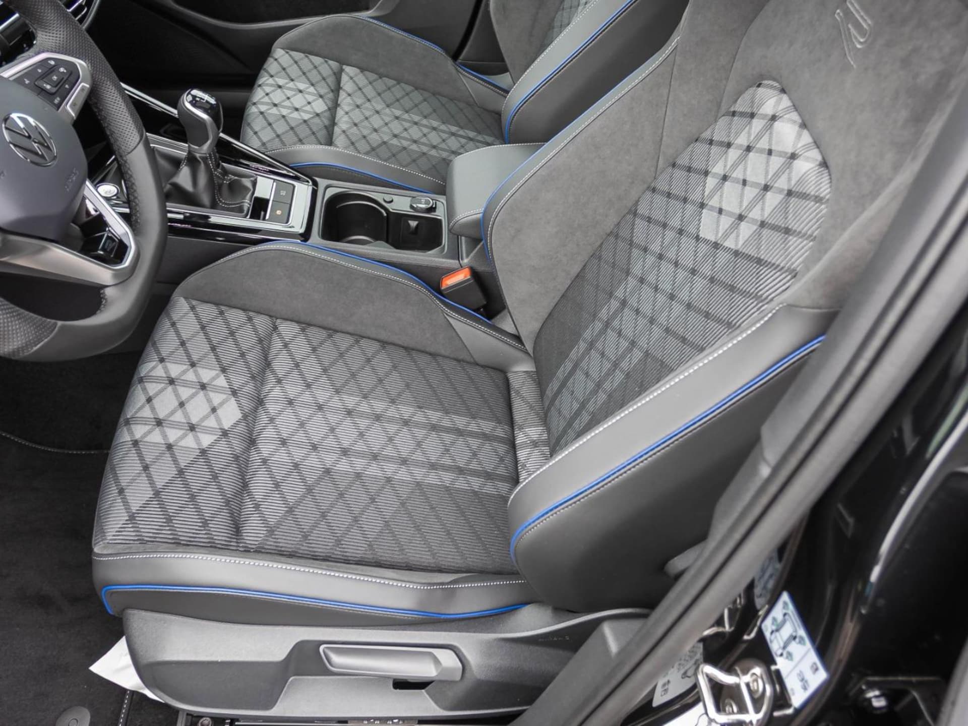 Volkswagen Golf R-Line