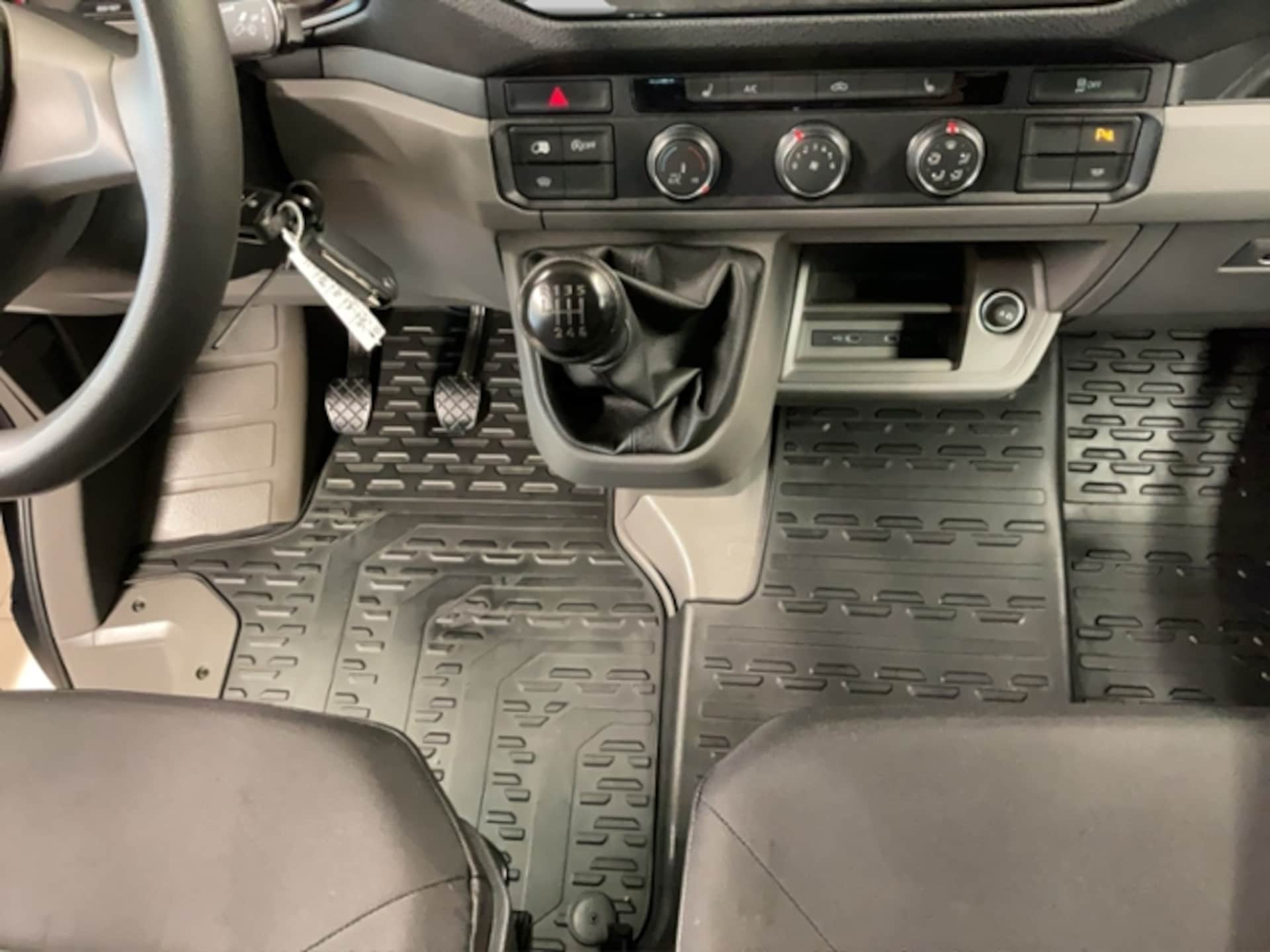 Volkswagen Crafter Kasten mittlerer Radstand