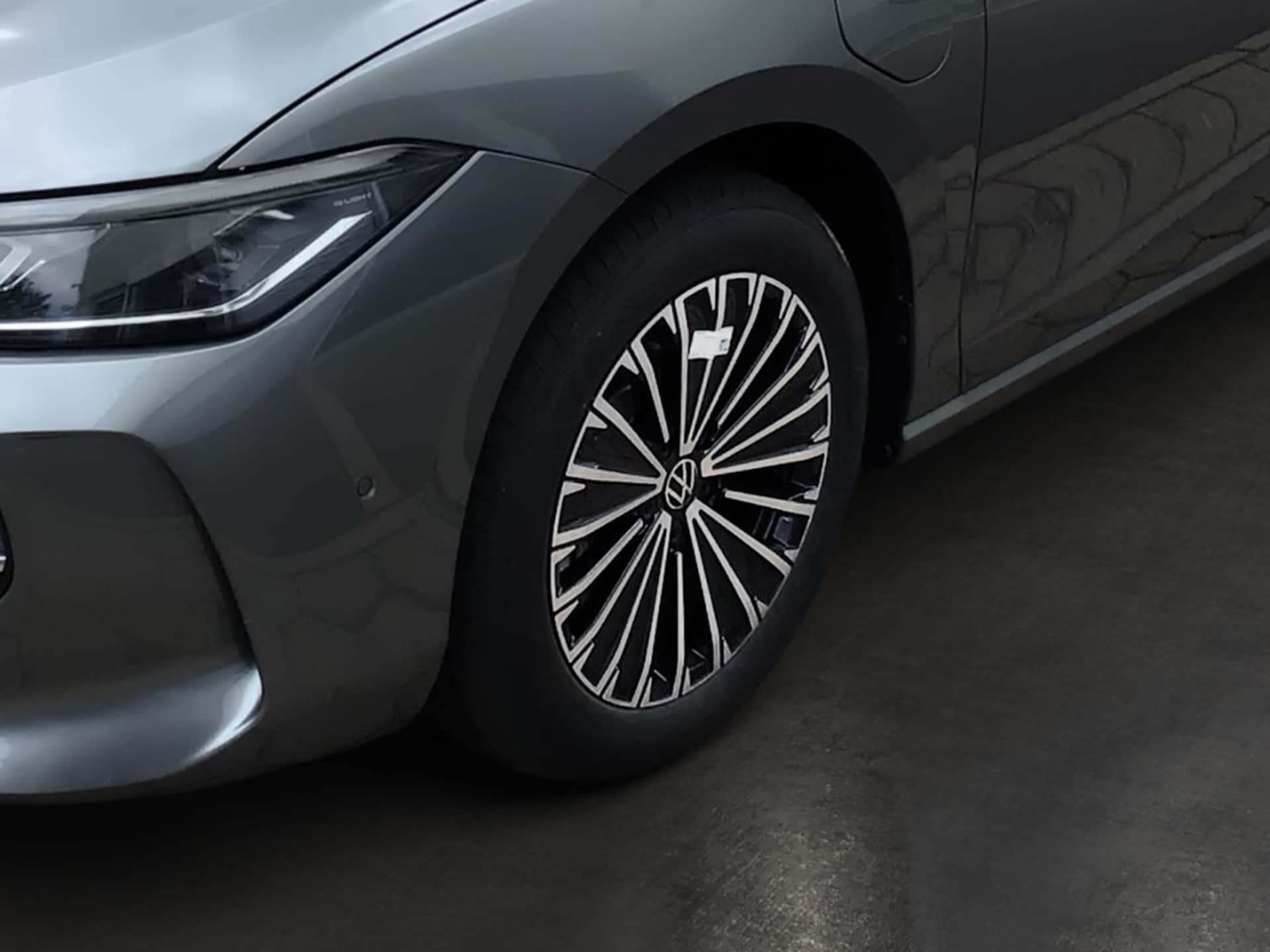 Volkswagen Passat Elegance