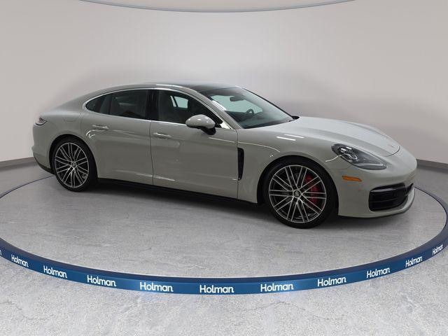 2022 Porsche Panamera