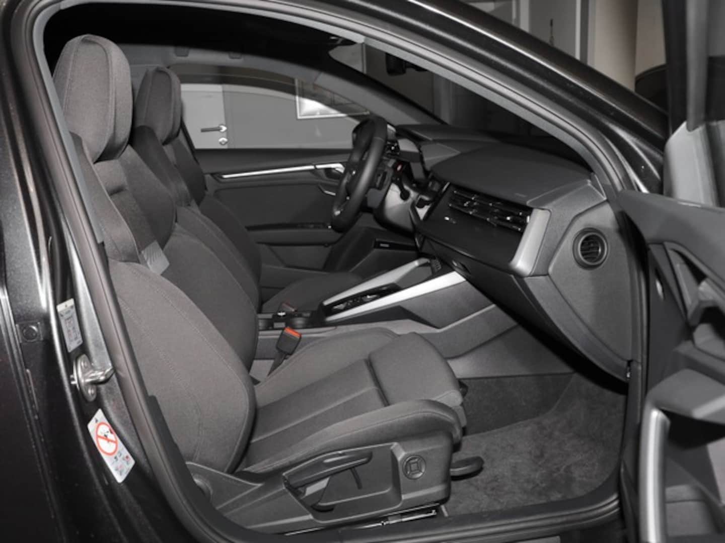 Bild über Audi A3 Sportback S line 35 TFSI S tronic - für weitere Informationen kontaktieren Sie den Audi Partner