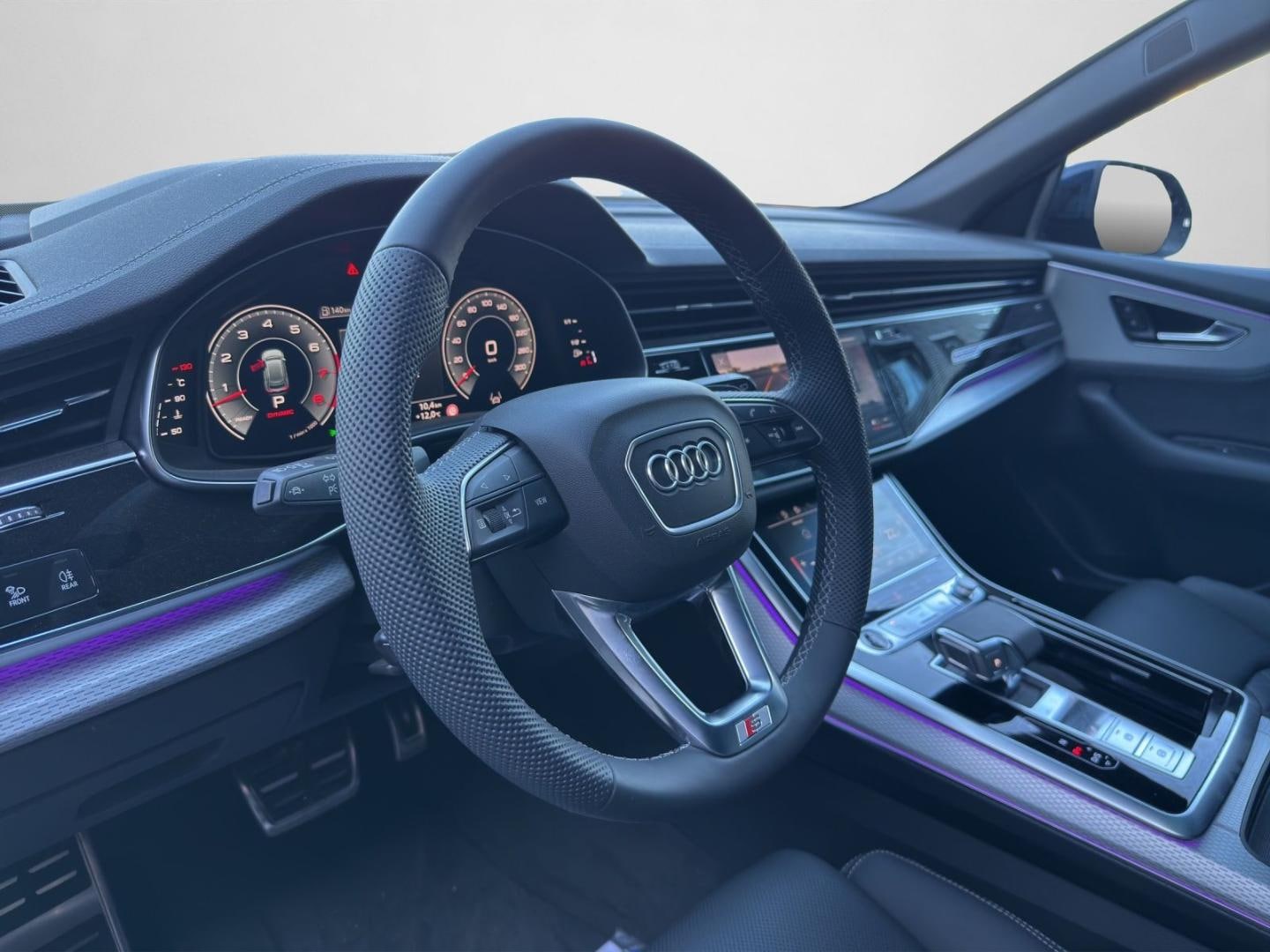 Bild über Audi Q8 SUV S line business TFSI quattro 250 kW tiptronic - für weitere Informationen kontaktieren Sie den Audi Partner