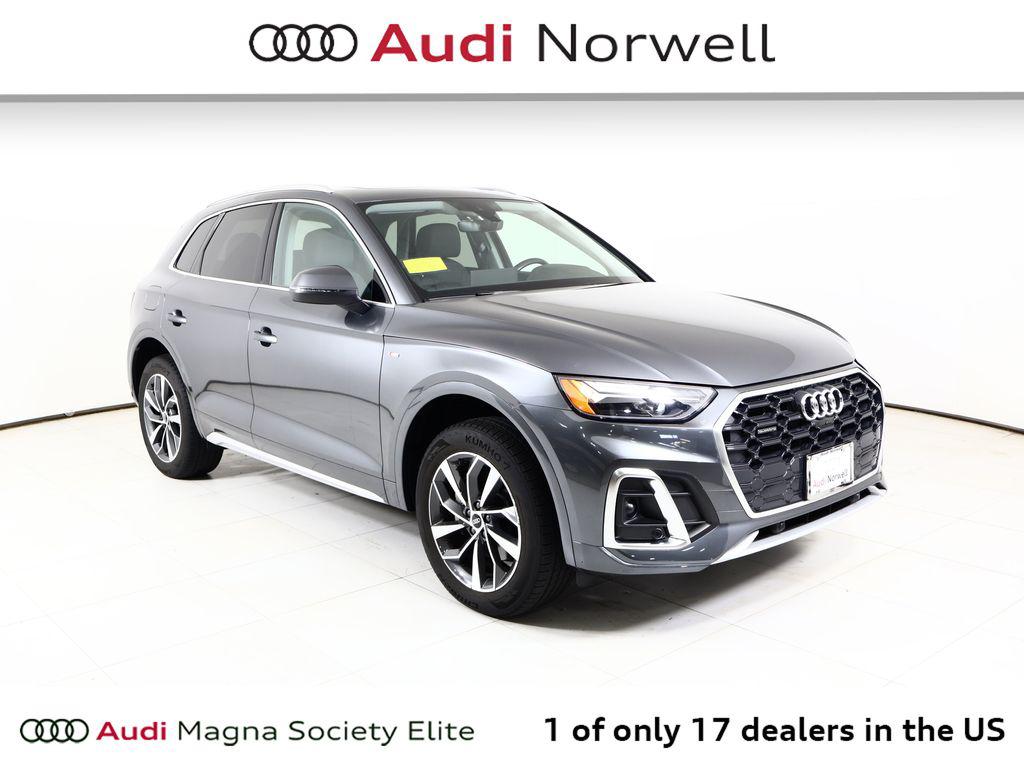 2023 Audi Q5 45 Premium Plus's photo