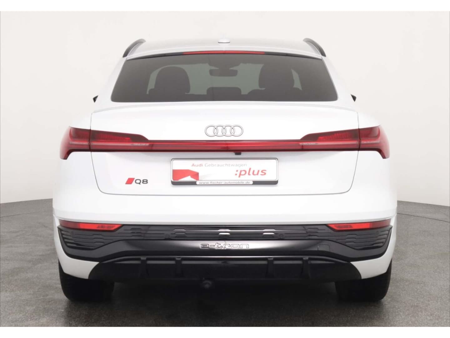 Bild über Audi Q8 Sportback e-tron S line 50 e-tron quattro - für weitere Informationen kontaktieren Sie den Audi Partner