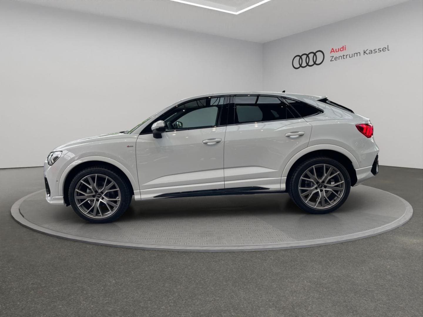 Bild über Audi Q3 Sportback S line 35 TFSI S tronic - für weitere Informationen kontaktieren Sie den Audi Partner
