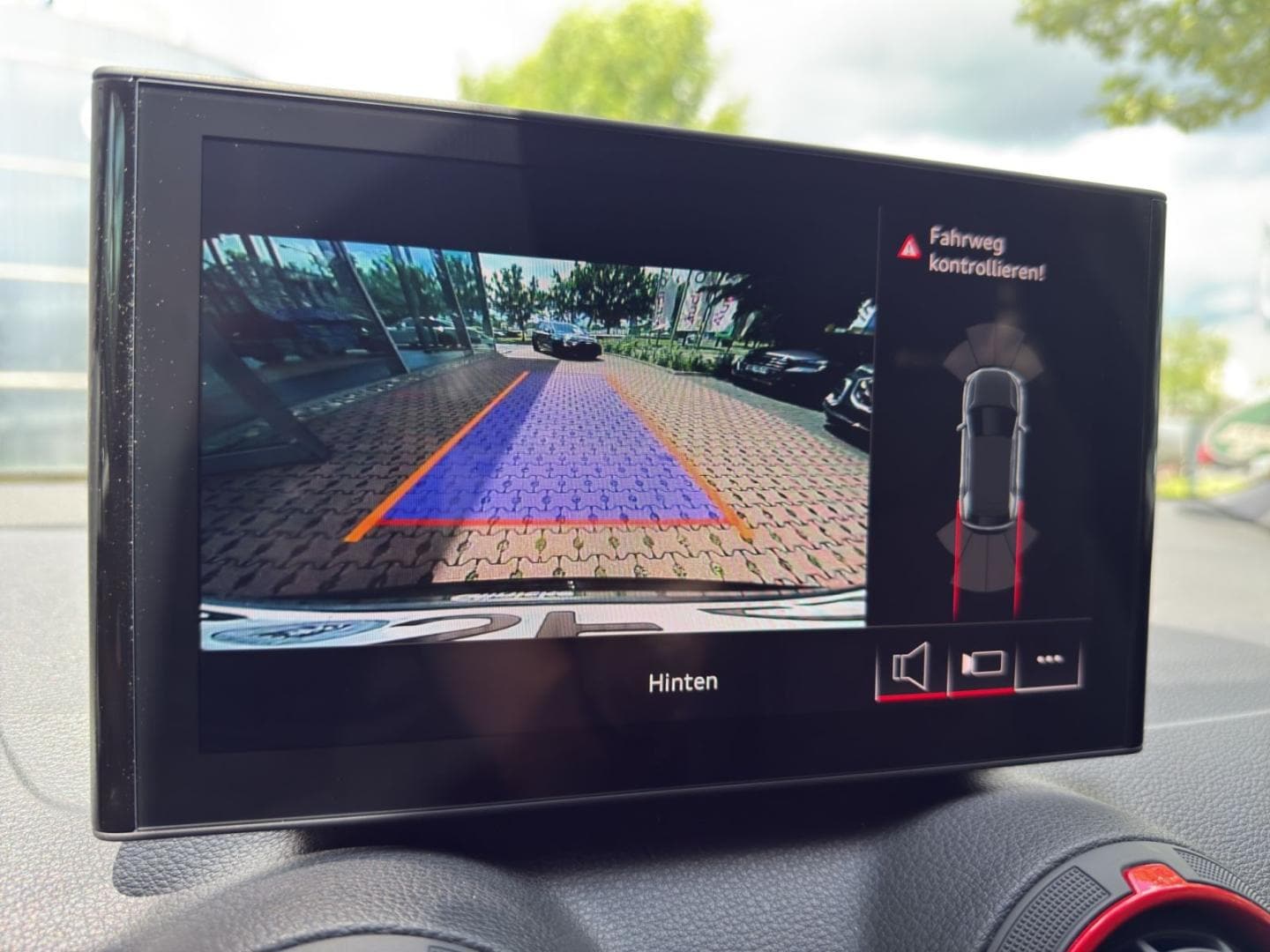 Bild über Audi Q2 S line 35 TFSI S tronic - für weitere Informationen kontaktieren Sie den Audi Partner
