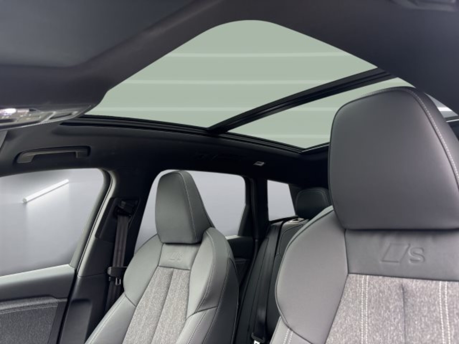 Audi Q6 SUV e-tron edition one