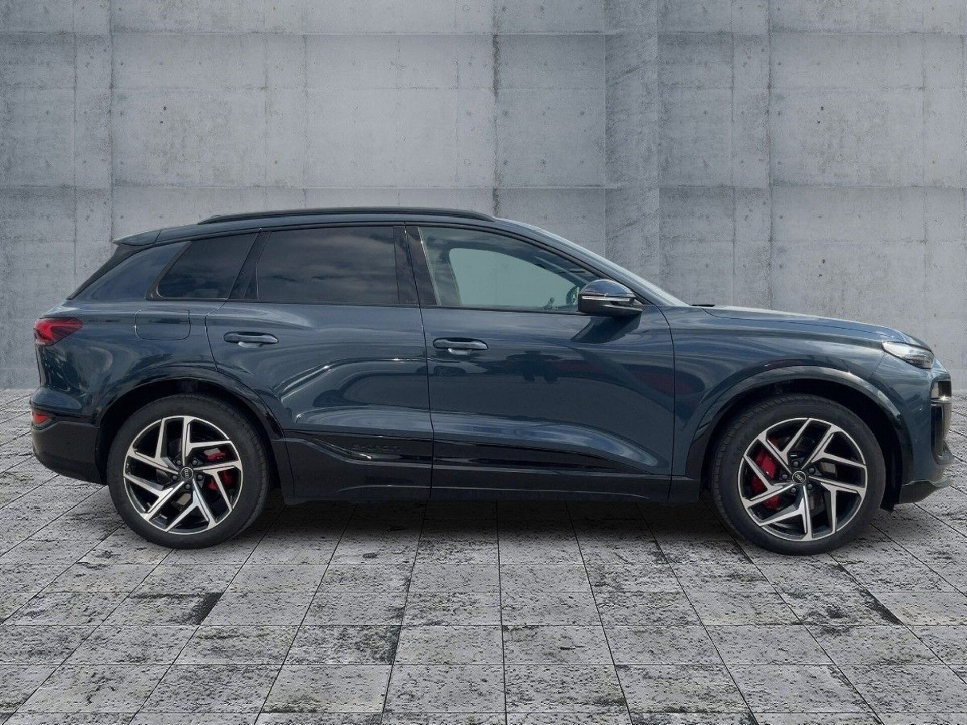 Audi SQ6 SUV e-tron