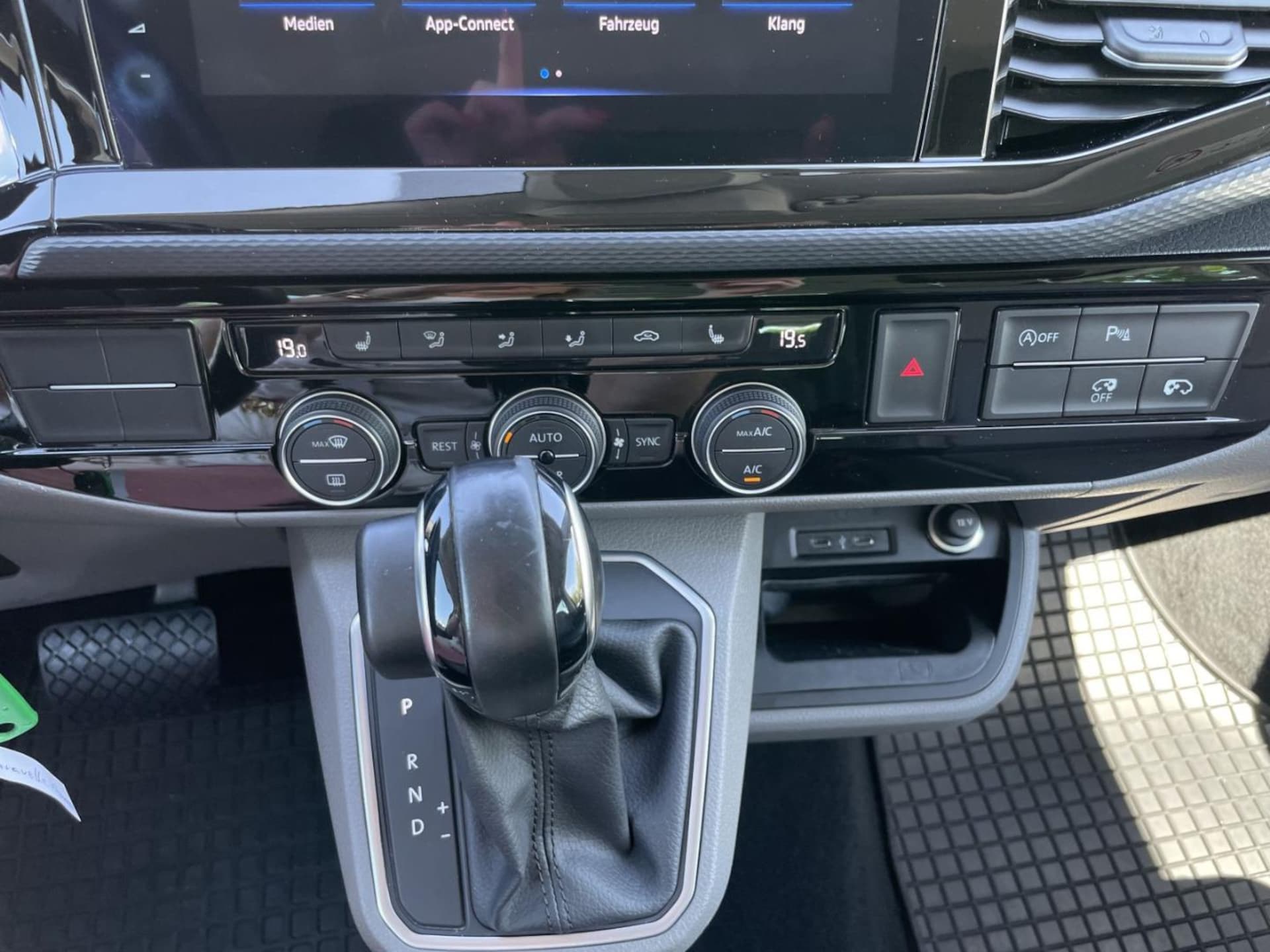 Volkswagen T6.1 Caravelle langer Radstand Highline