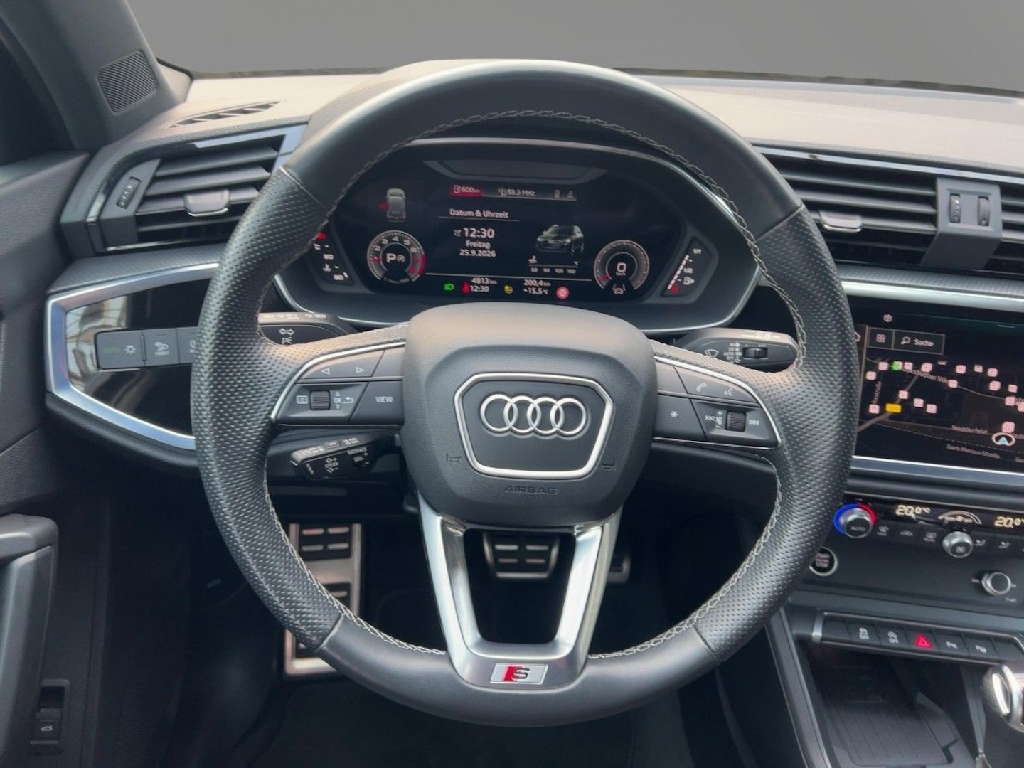 Bild über Audi Q3 S line 35 TFSI S tronic - für weitere Informationen kontaktieren Sie den Audi Partner