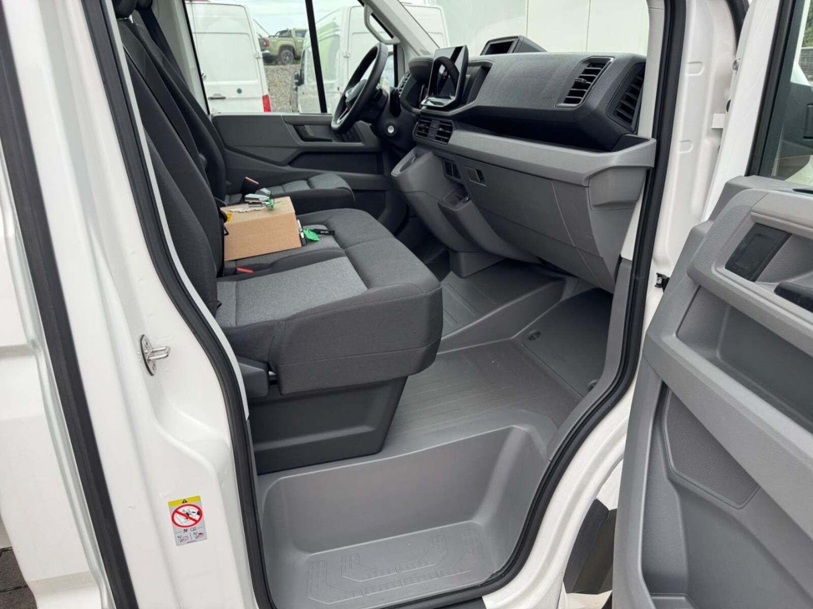 Volkswagen Crafter Einzelkabine langer Radstand – Bild 12