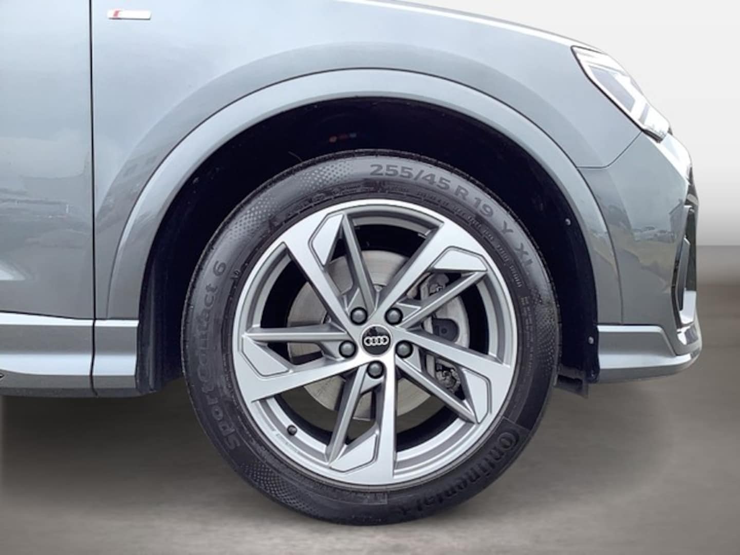 Bild über Audi Q3 S line 45 TFSI quattro S tronic - für weitere Informationen kontaktieren Sie den Audi Partner