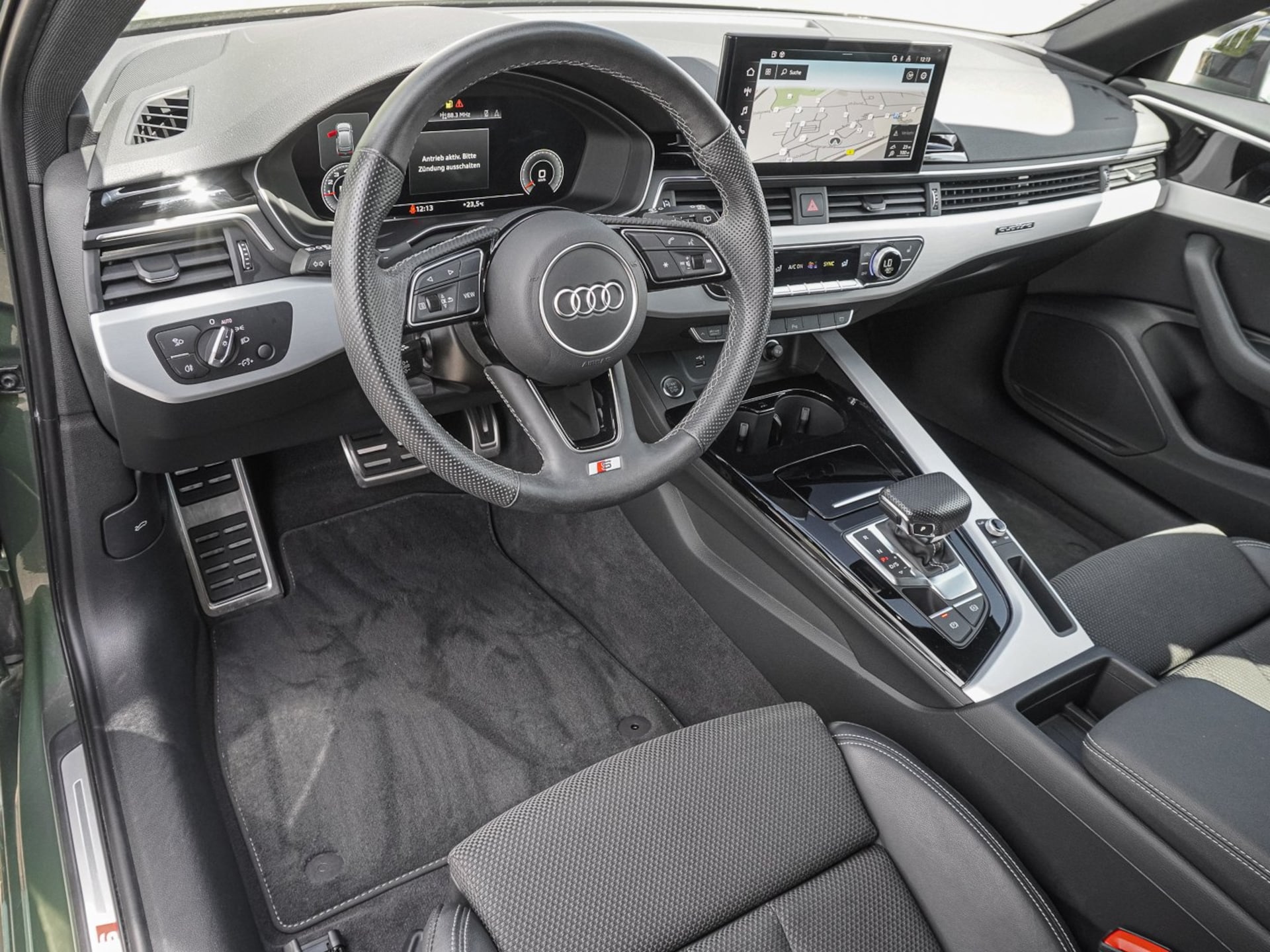 Audi A4 Avant S line