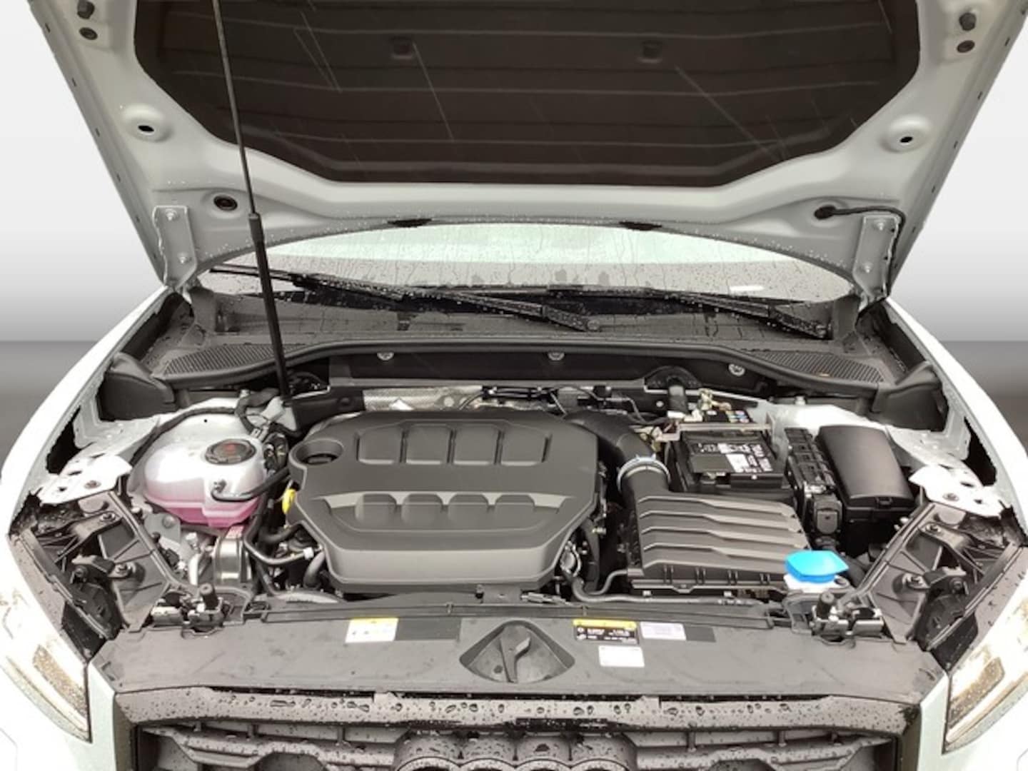 Bild über Audi Q2 S line 40 TFSI quattro S tronic - für weitere Informationen kontaktieren Sie den Audi Partner