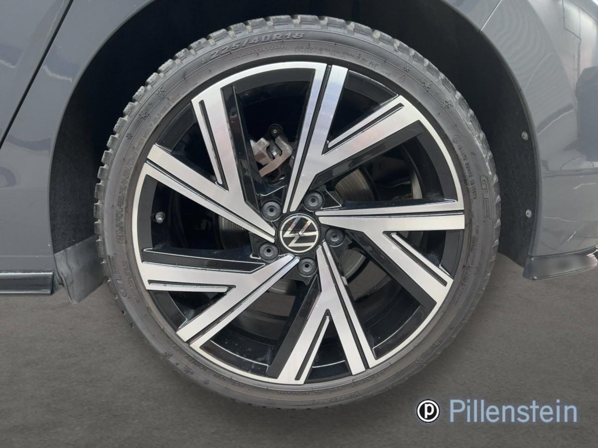 Volkswagen Golf R-Line