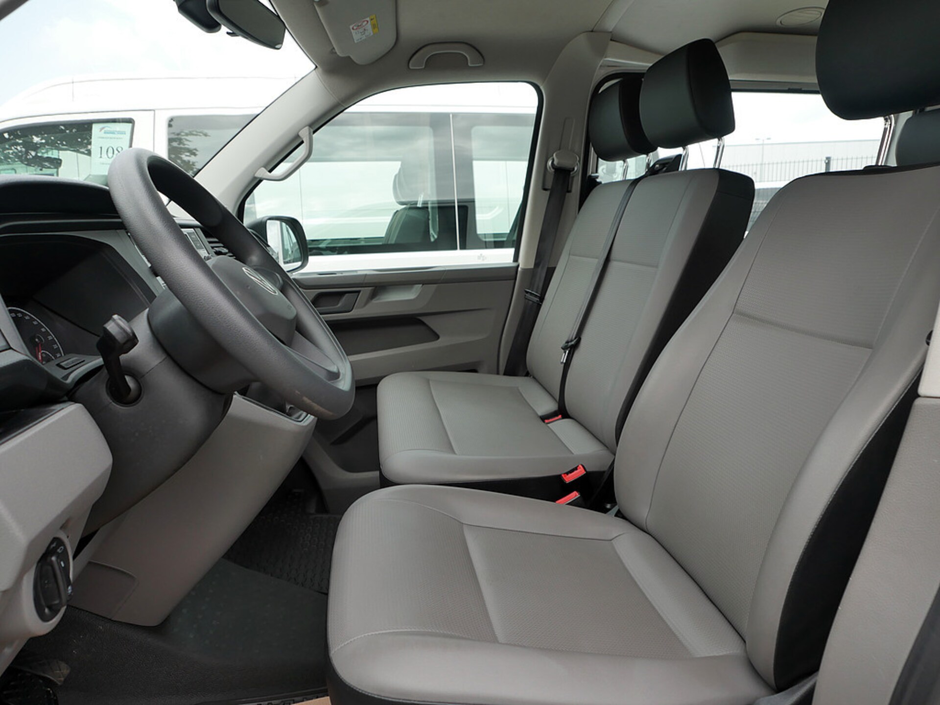 Volkswagen T6.1 Transporter Kombi kurzer Radstand