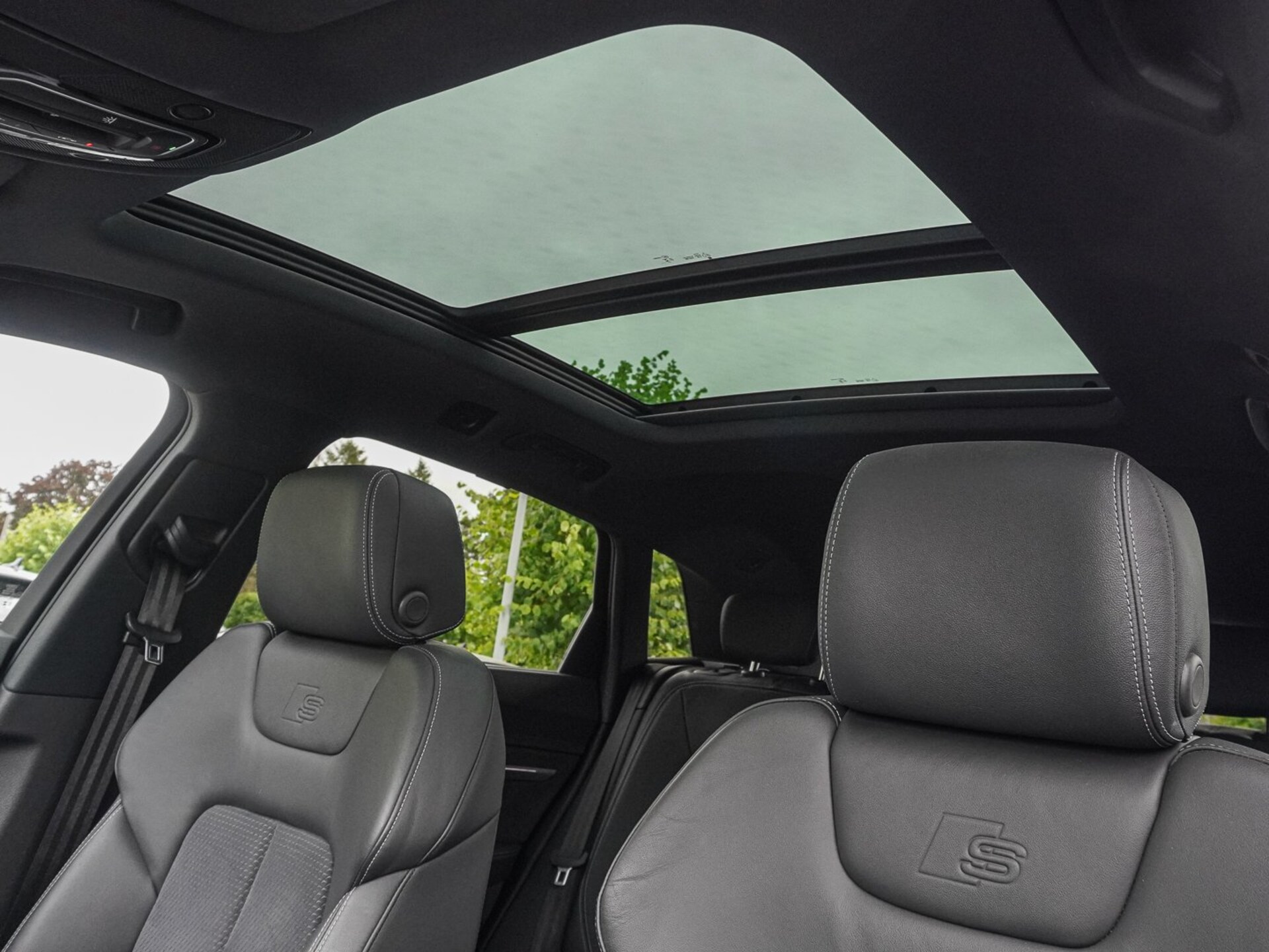 Audi Q8 e-tron S line
