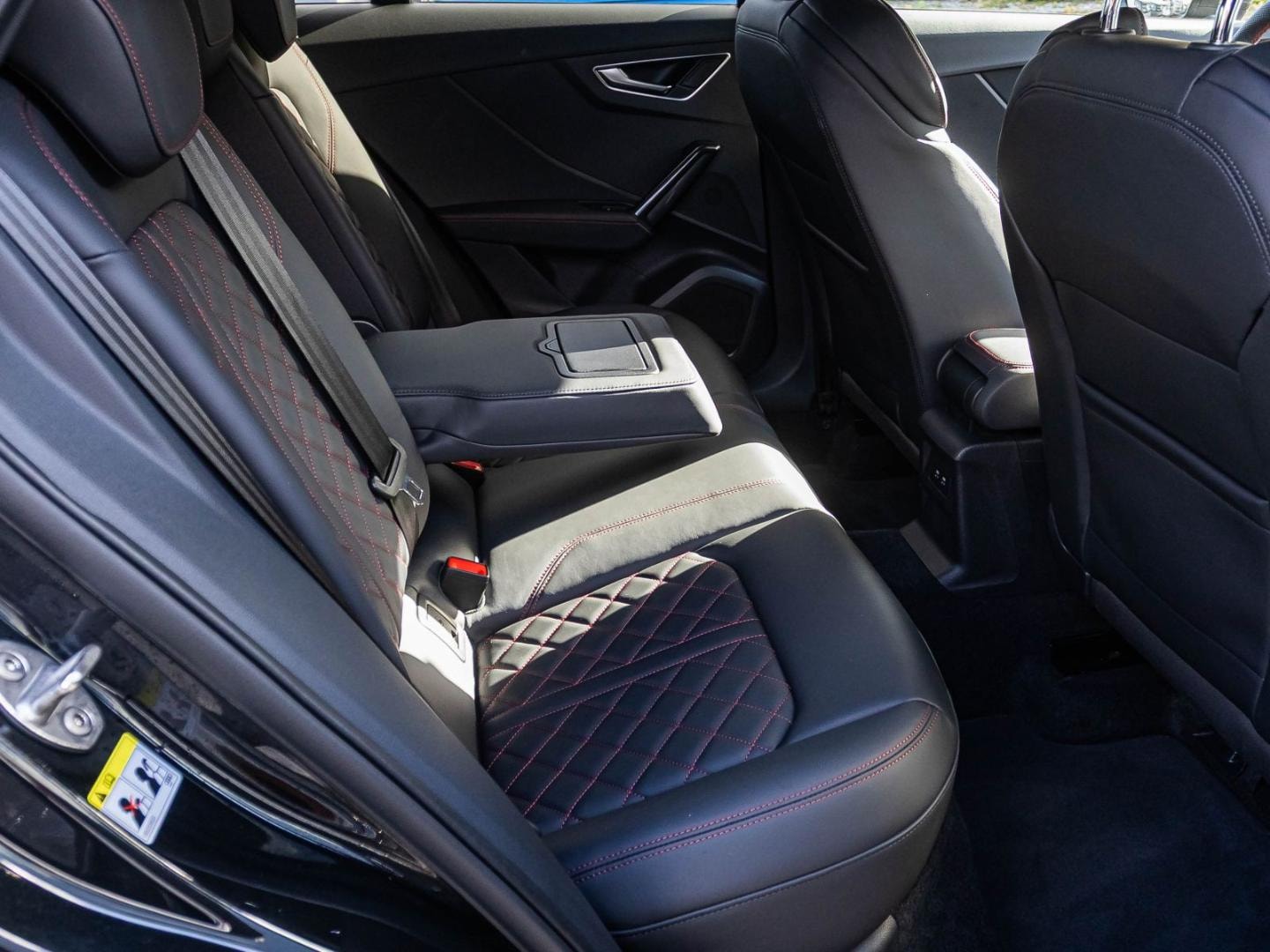 Bild über Audi Q2 S line 35 TFSI S tronic - für weitere Informationen kontaktieren Sie den Audi Partner
