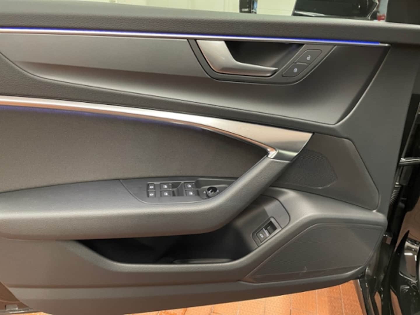 Bild über Audi A6 Avant S line 45 TDI quattro S tronic - für weitere Informationen kontaktieren Sie den Audi Partner