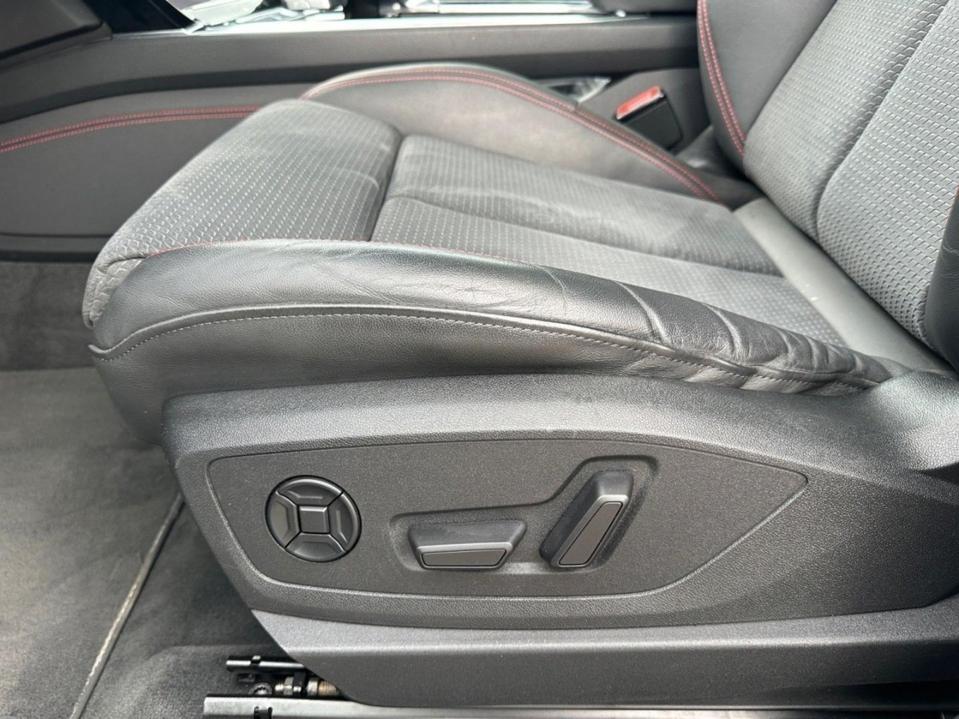 Audi Q8 e-tron S line