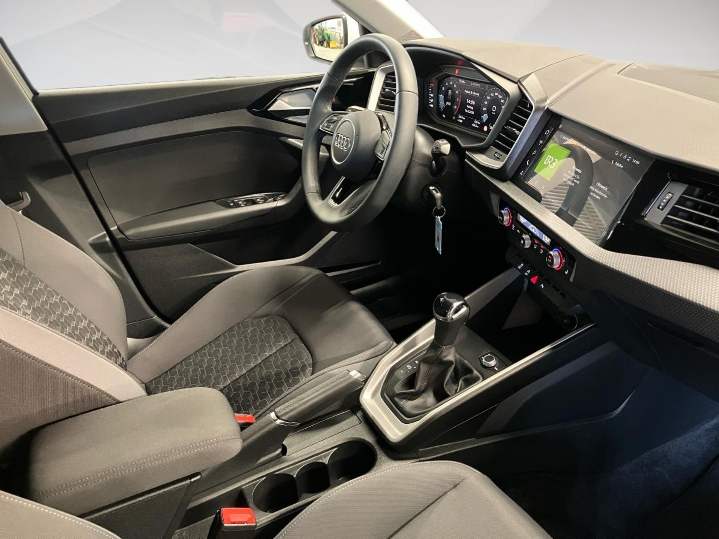 Bild über Audi A1 Sportback S line 25 TFSI S tronic - für weitere Informationen kontaktieren Sie den Audi Partner